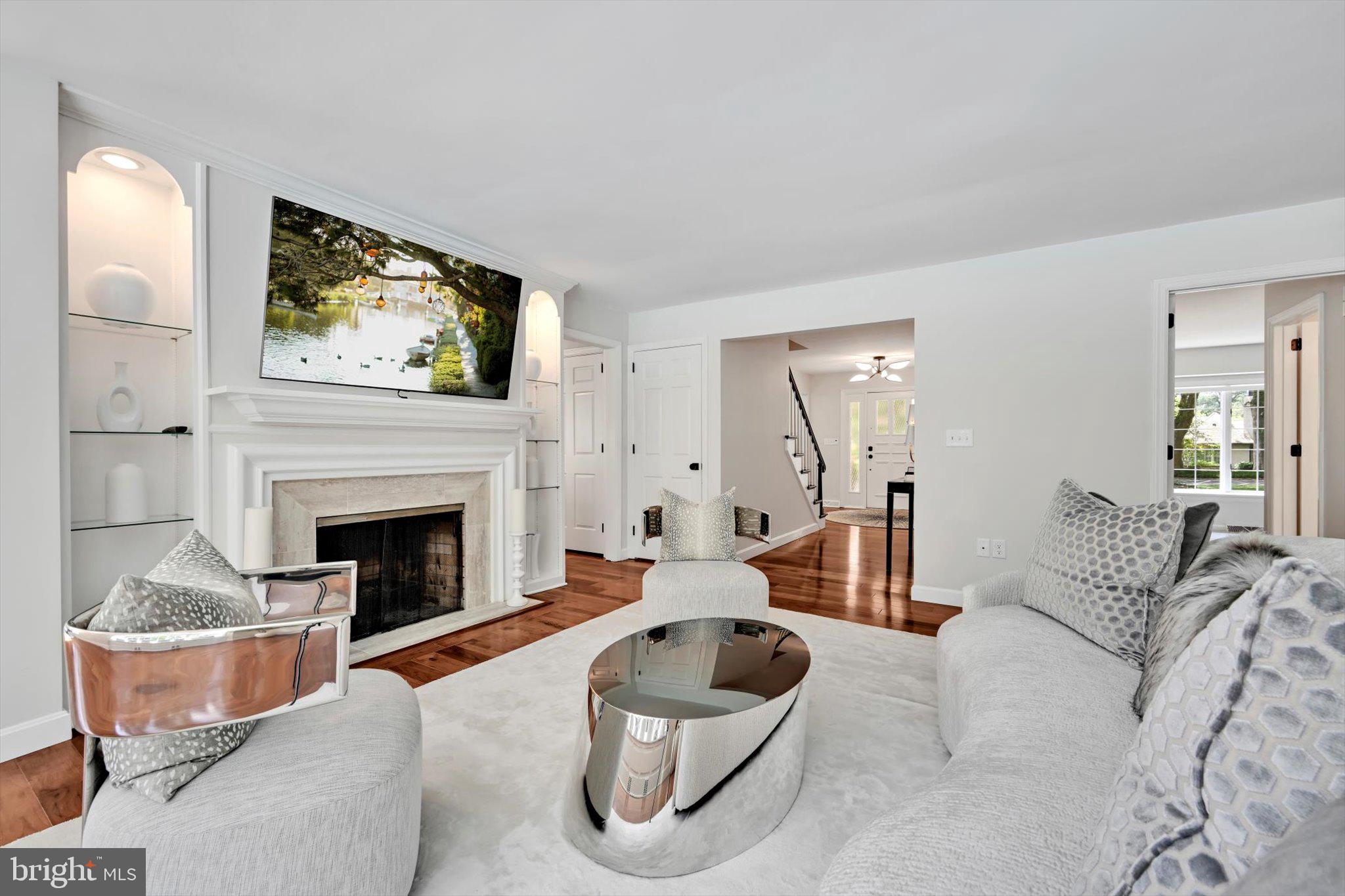 SCHOOL LANE HILLS - Residential