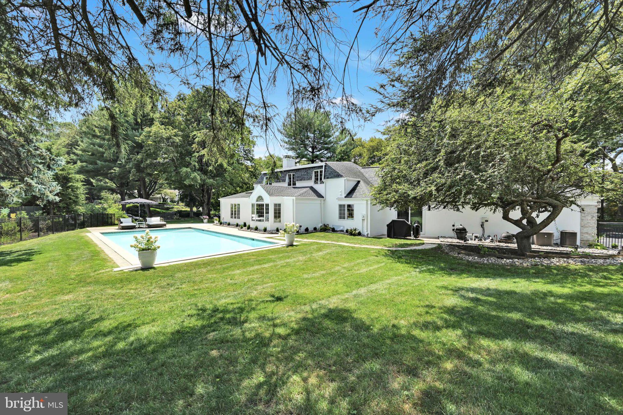 SCHOOL LANE HILLS - Residential