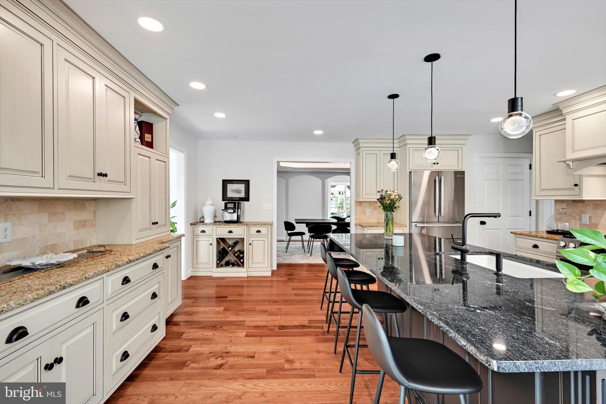 SCHOOL LANE HILLS - Residential