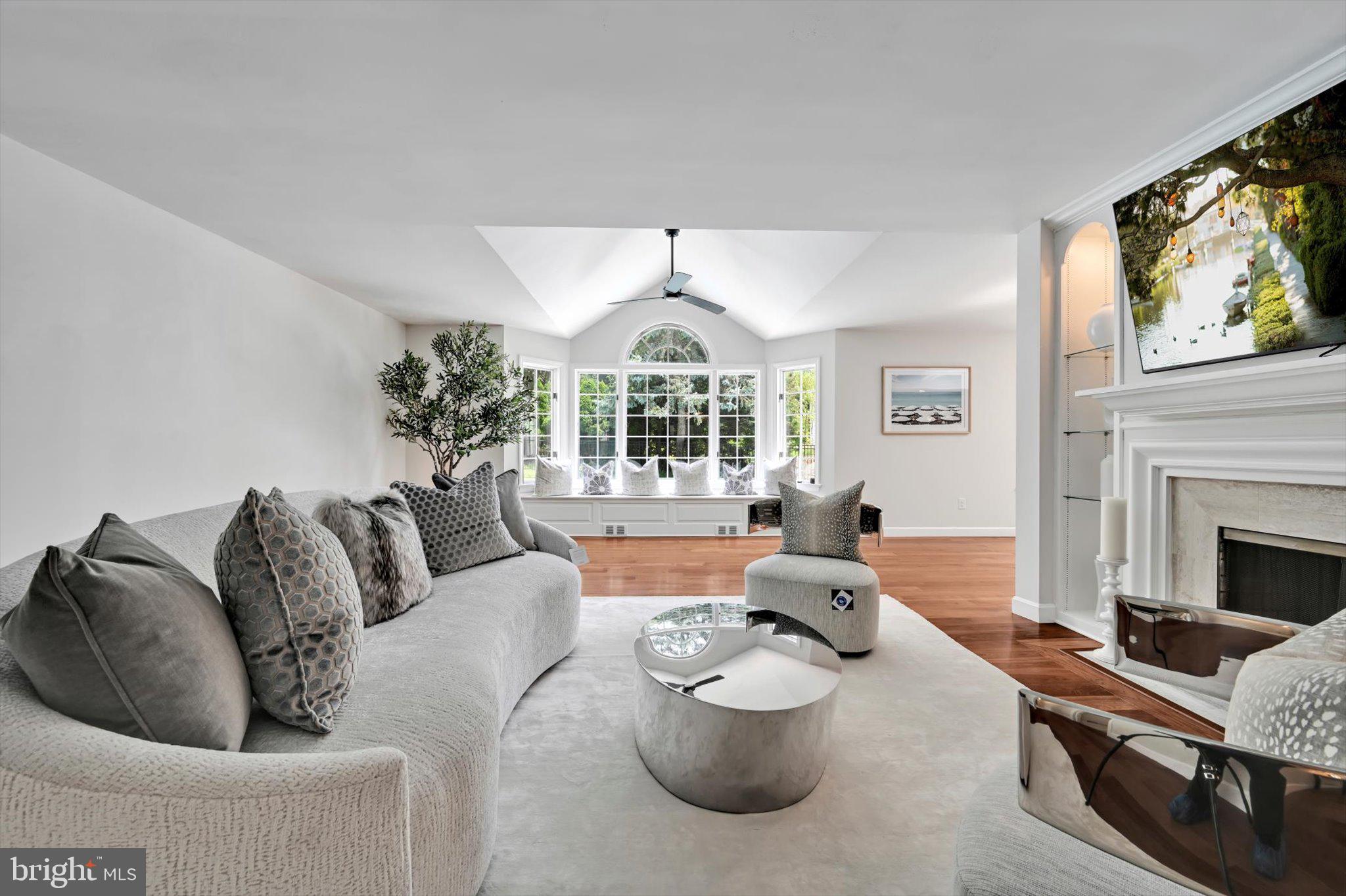 SCHOOL LANE HILLS - Residential