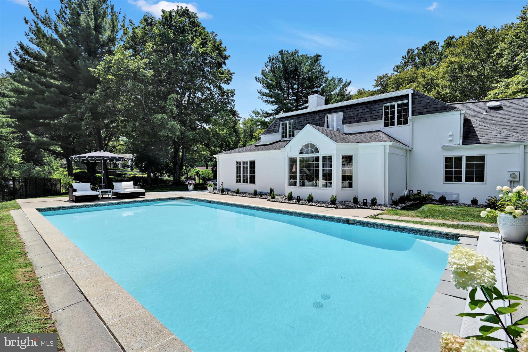 SCHOOL LANE HILLS - Residential