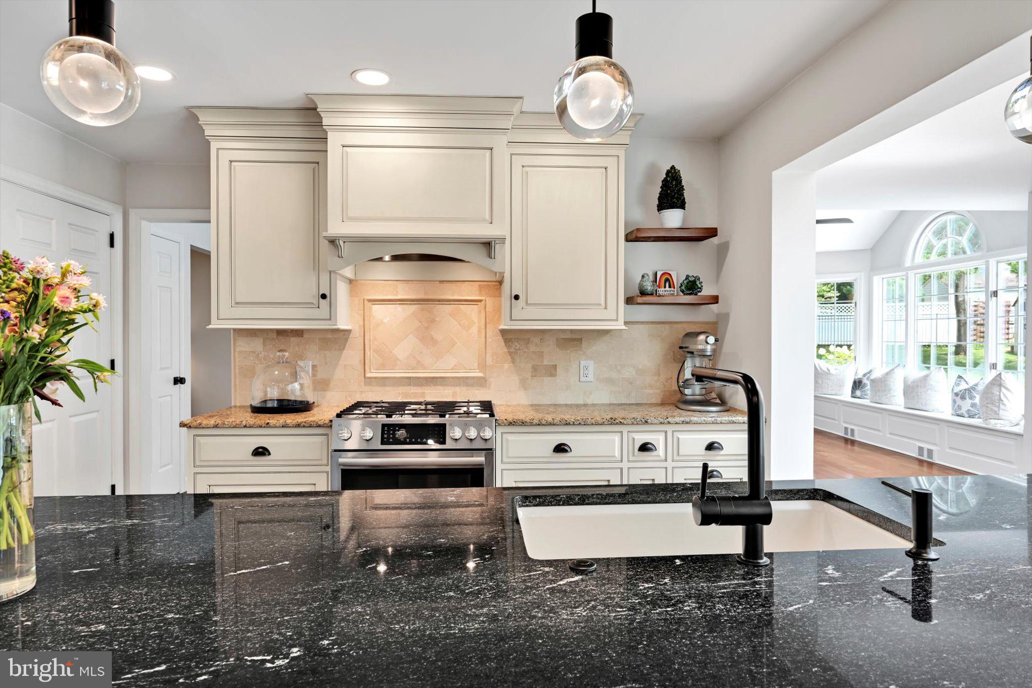 SCHOOL LANE HILLS - Residential