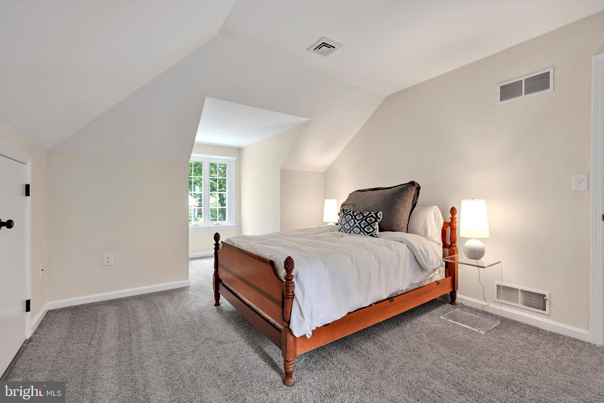 SCHOOL LANE HILLS - Residential