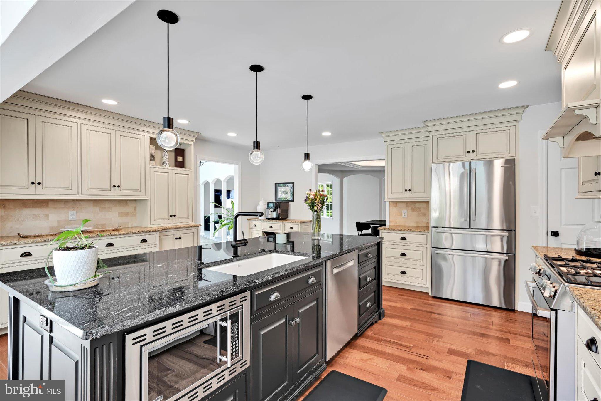 SCHOOL LANE HILLS - Residential