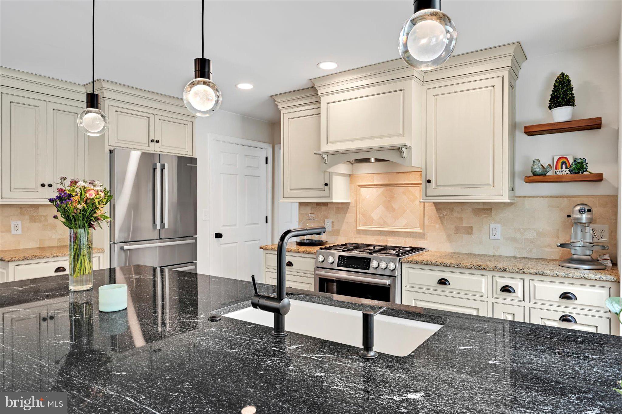 SCHOOL LANE HILLS - Residential