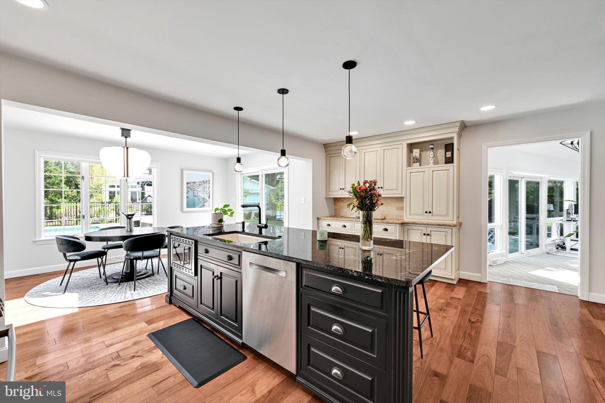 SCHOOL LANE HILLS - Residential