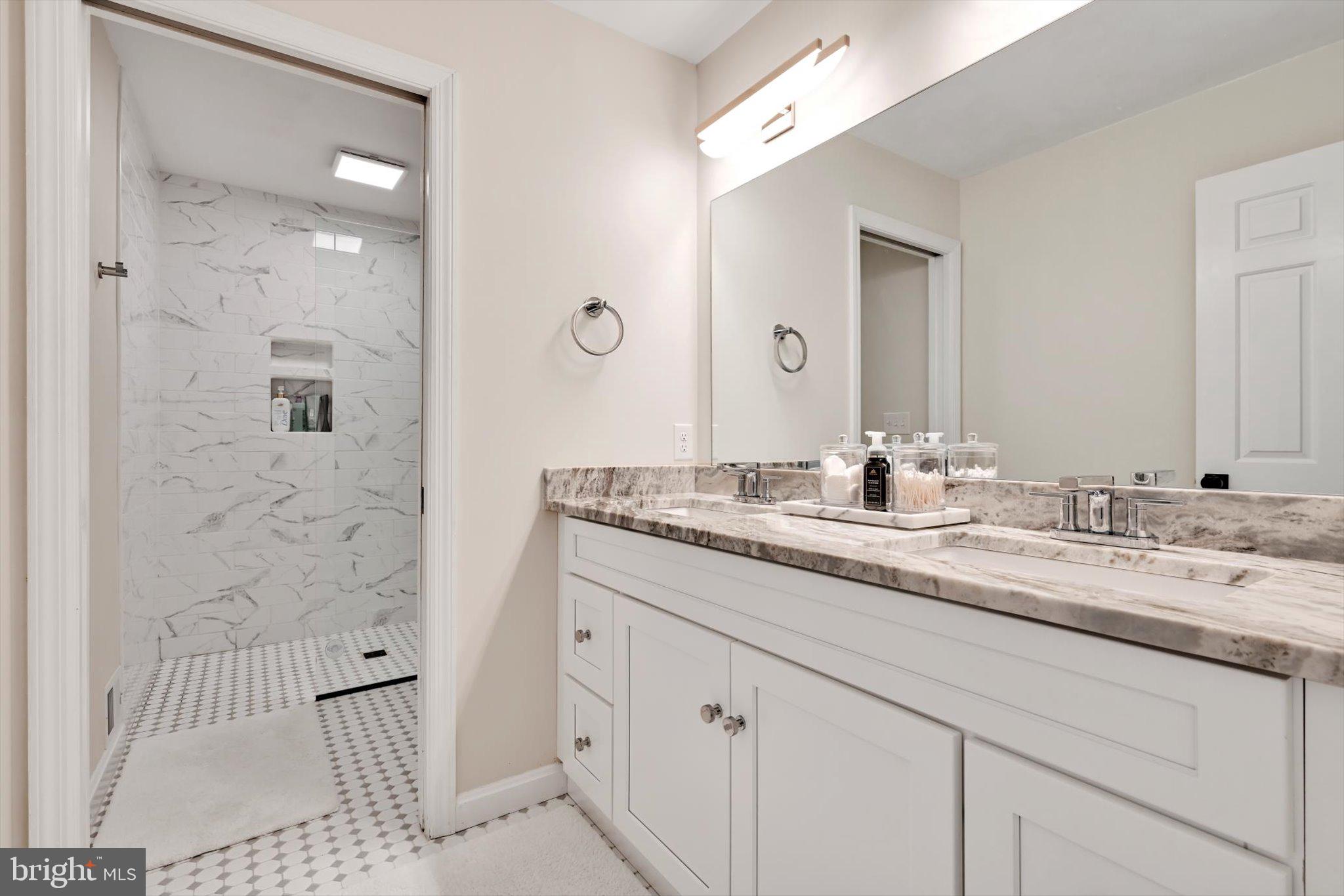 SCHOOL LANE HILLS - Residential