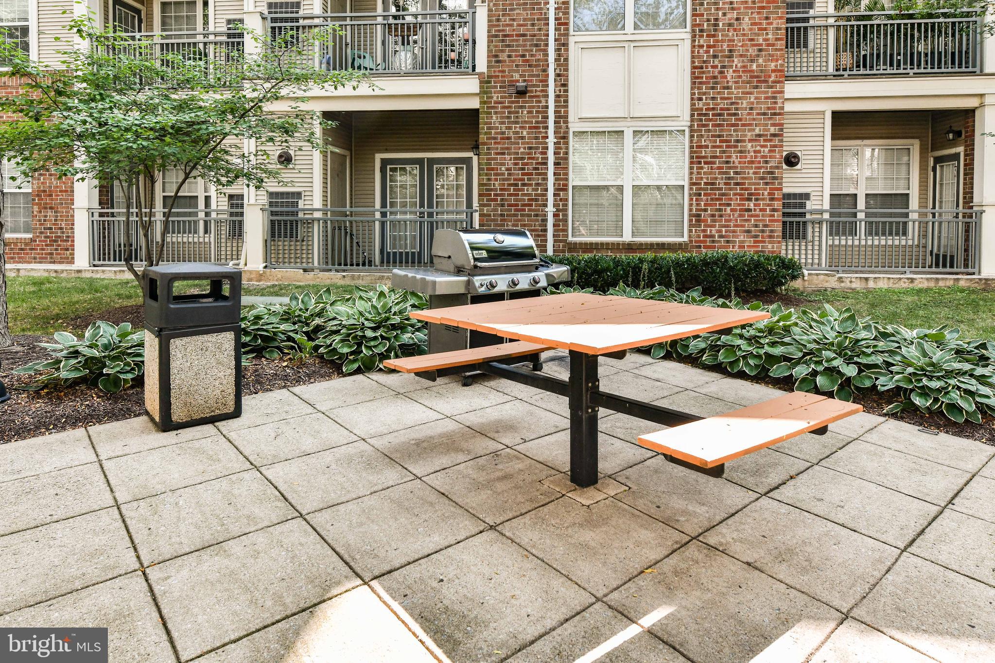 JEFFERSON PARK - Residential Lease