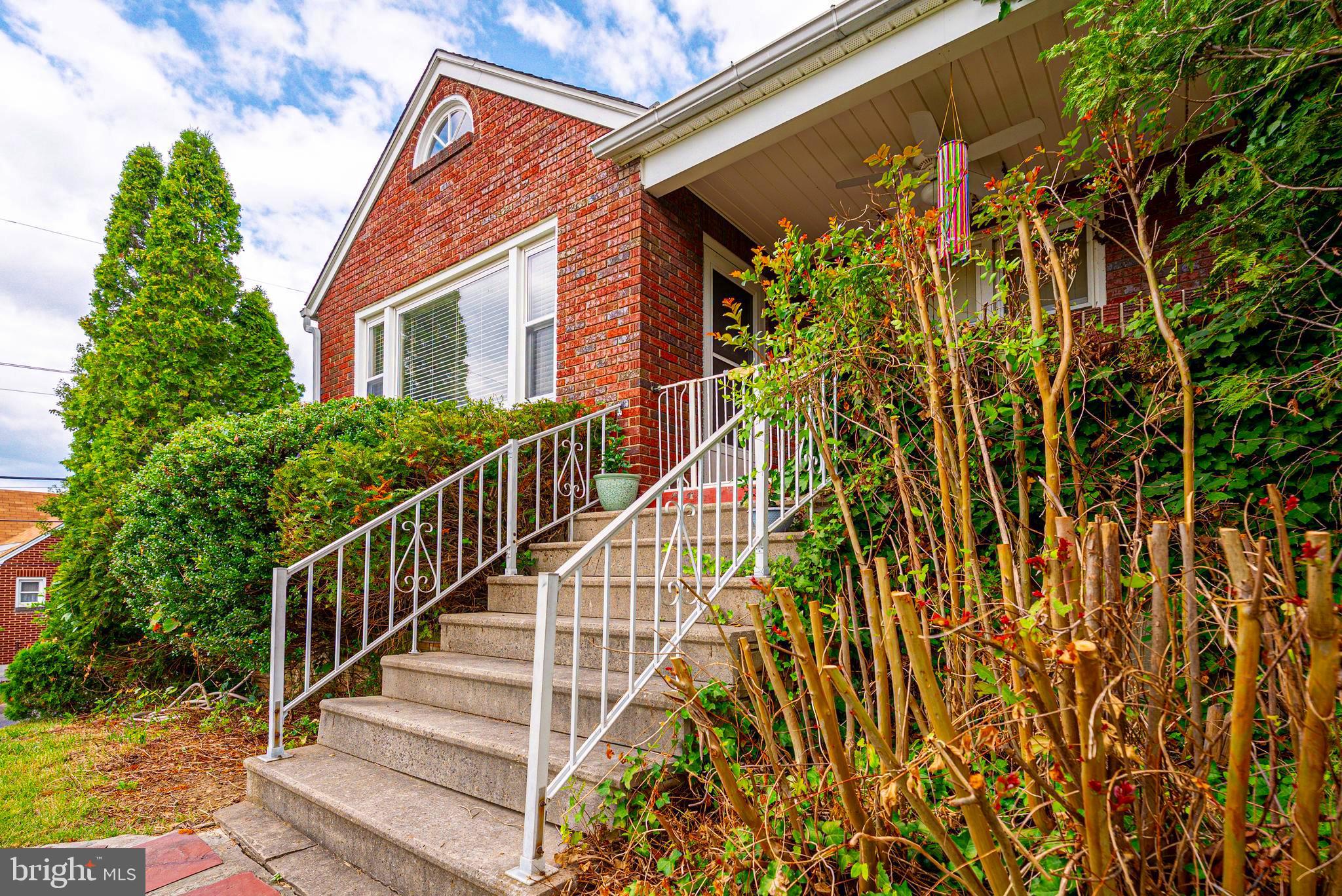 1000 KENT AVENUE