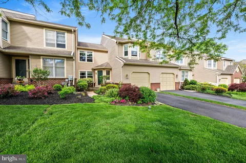 185 Pinecrest Lane, Lansdale, PA MLS: PAMC2139844