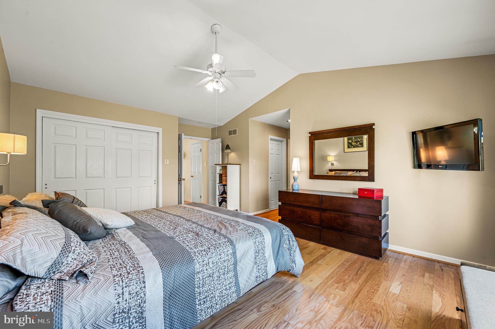 PINE CREST - Residential