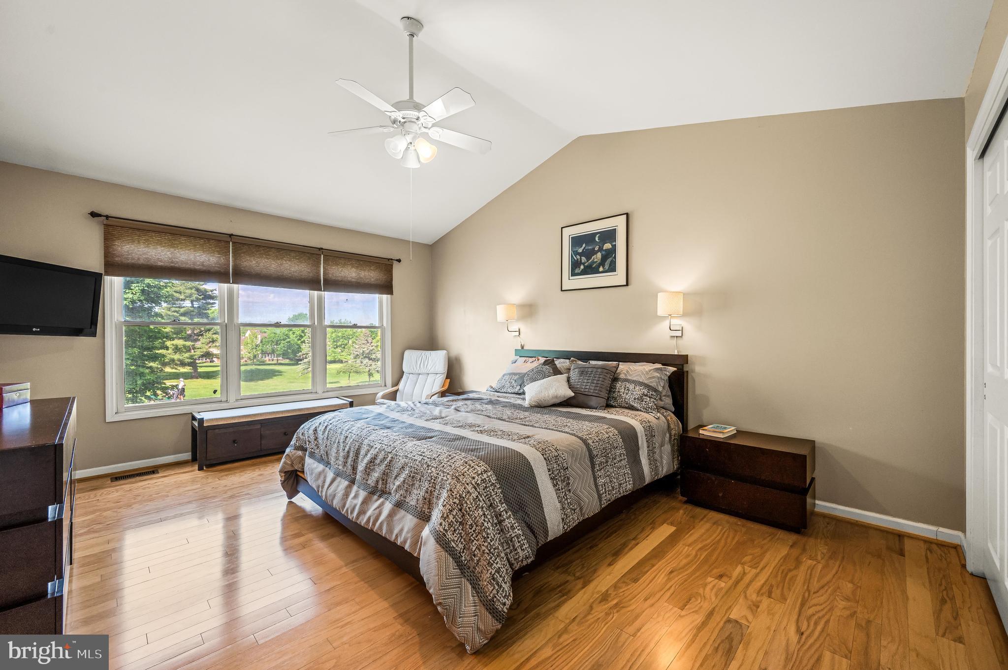 PINE CREST - Residential