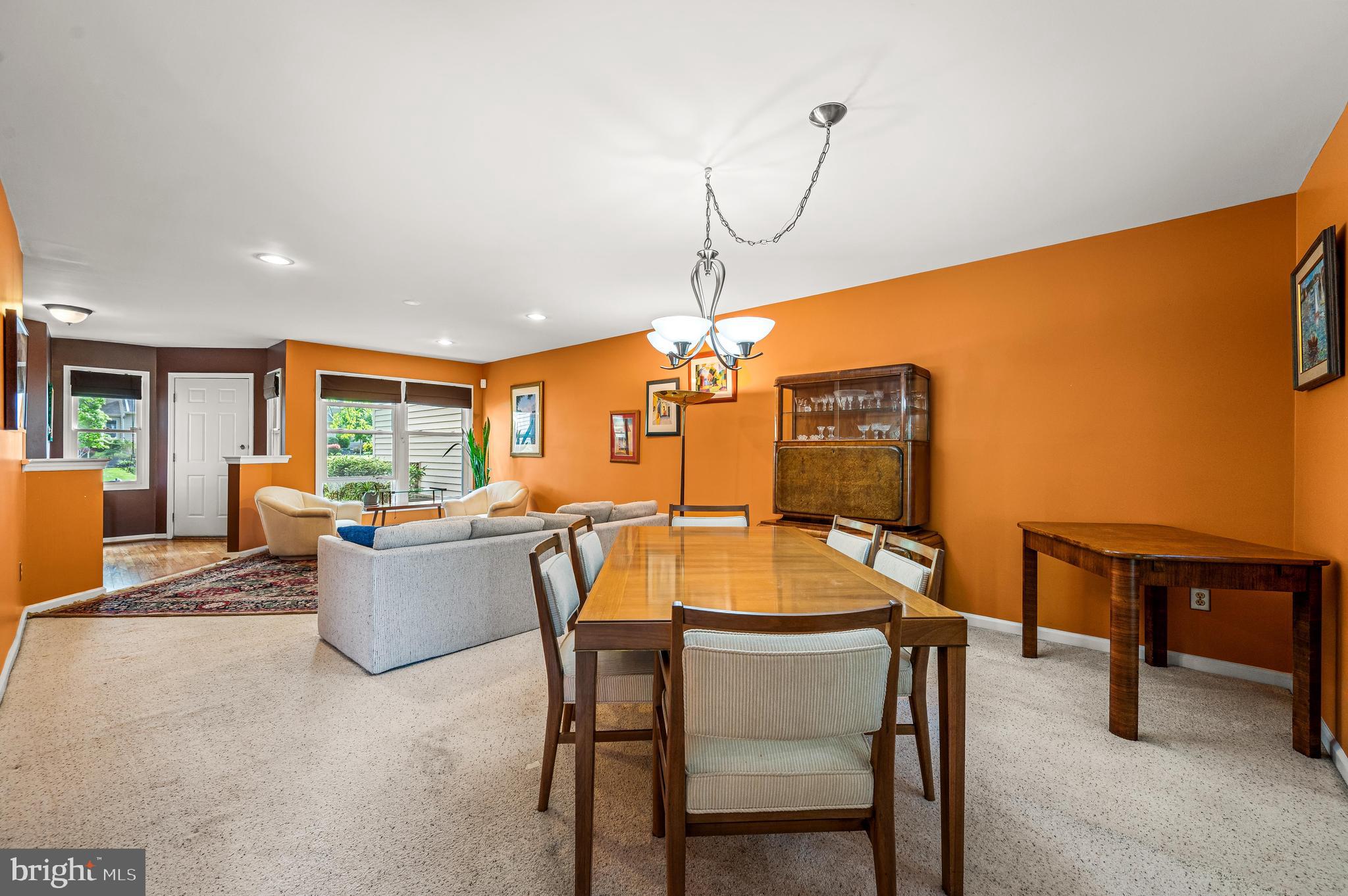 PINE CREST - Residential