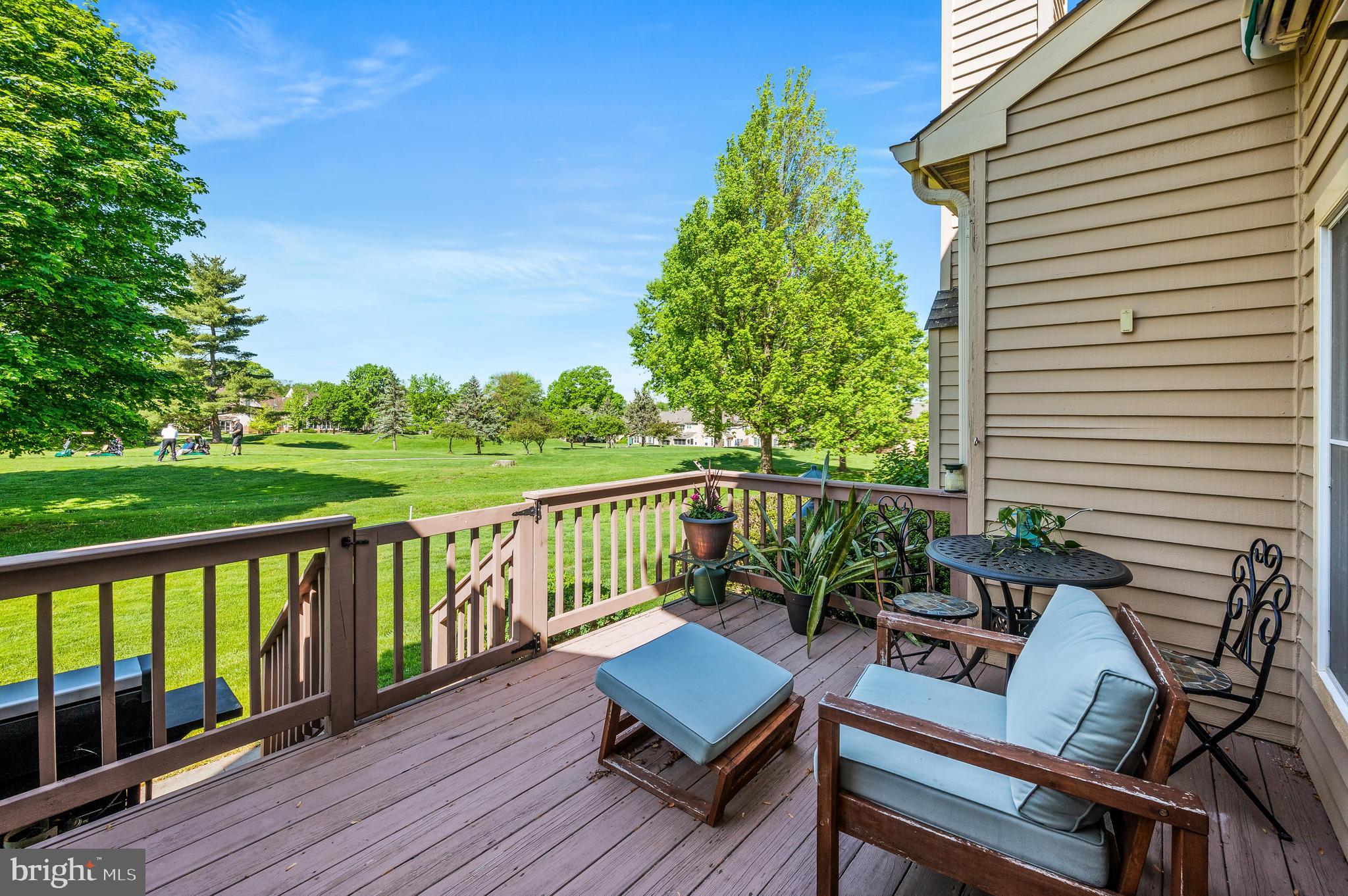PINE CREST - Residential