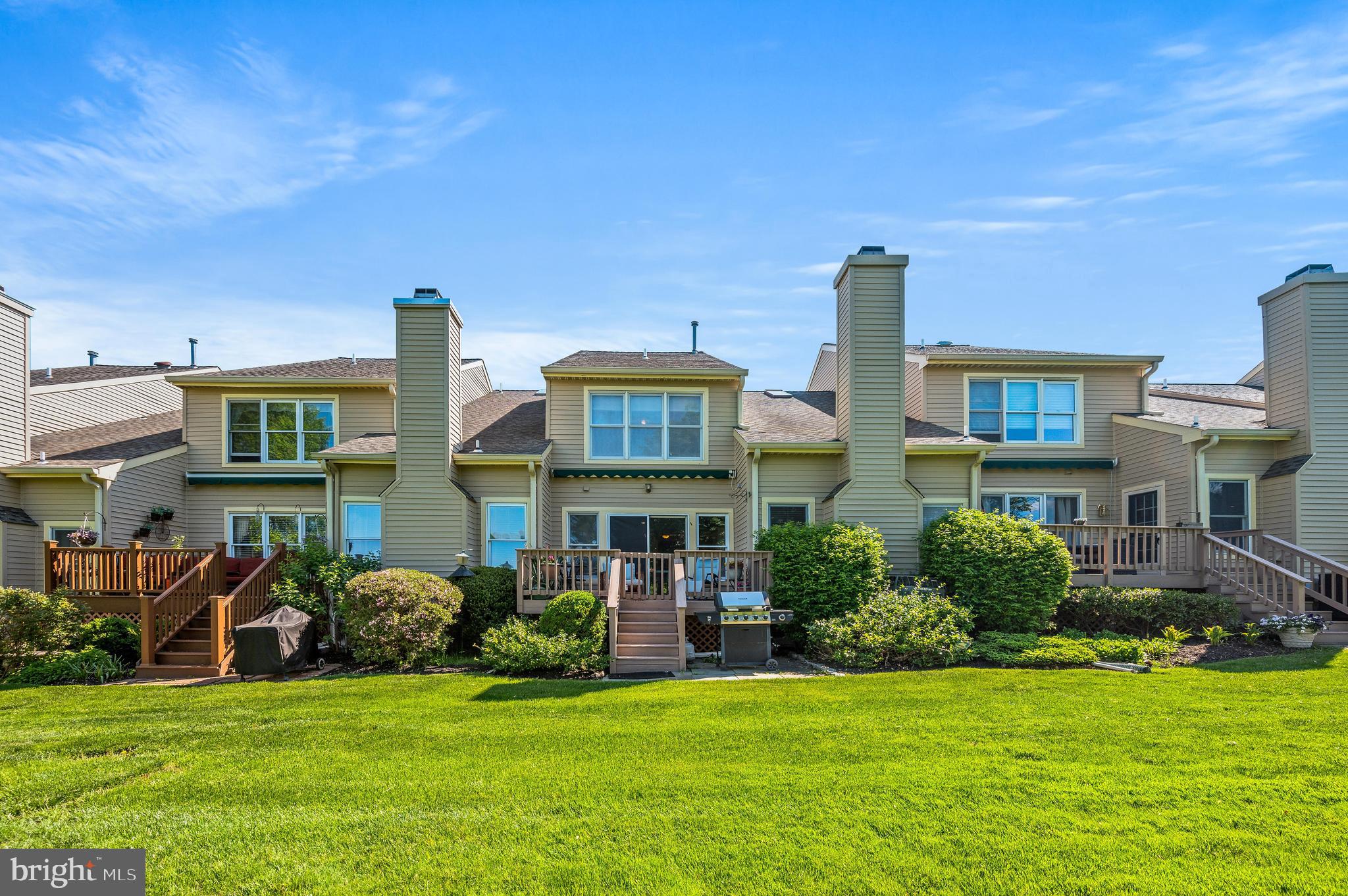 PINE CREST - Residential