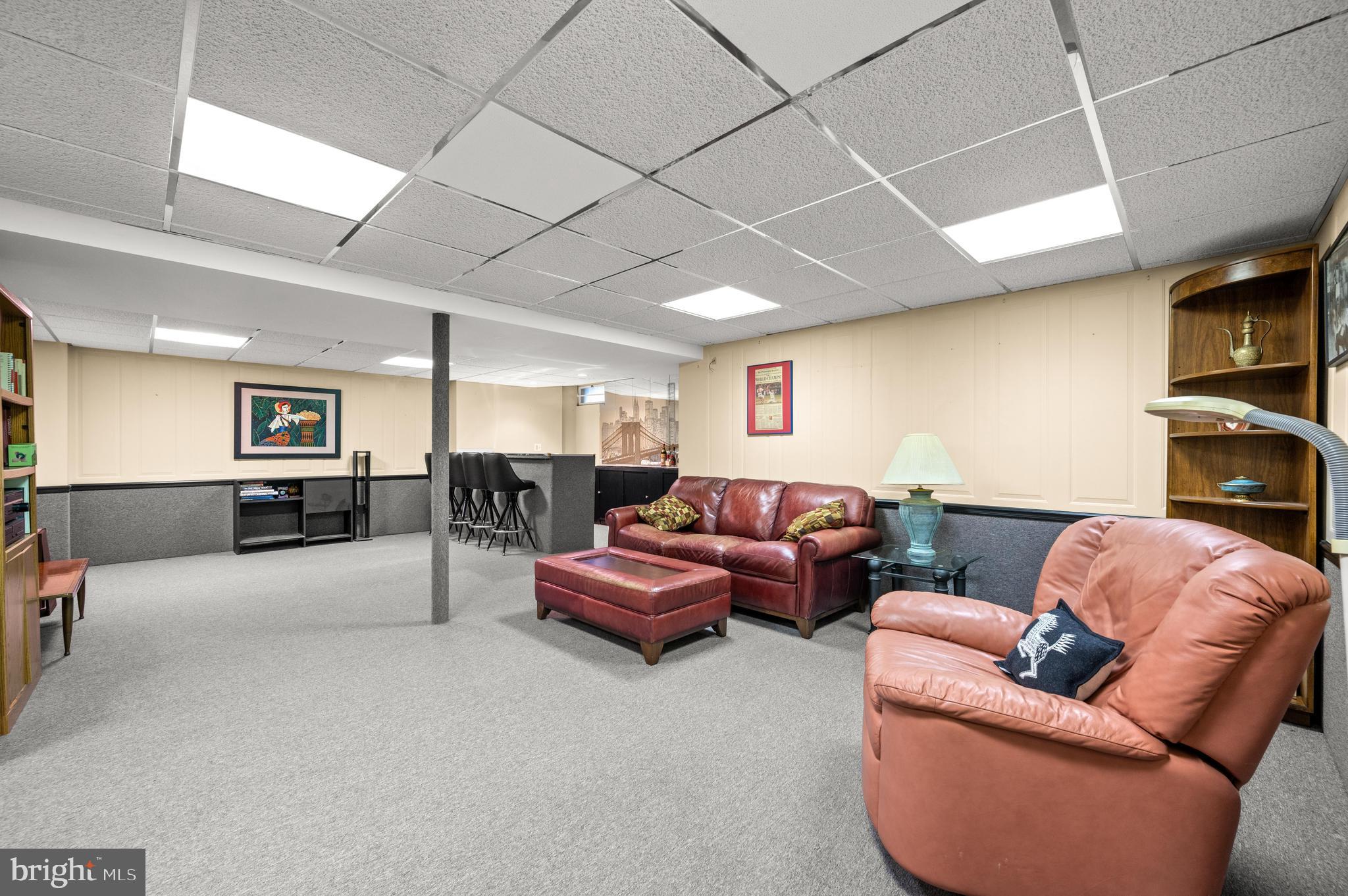 PINE CREST - Residential