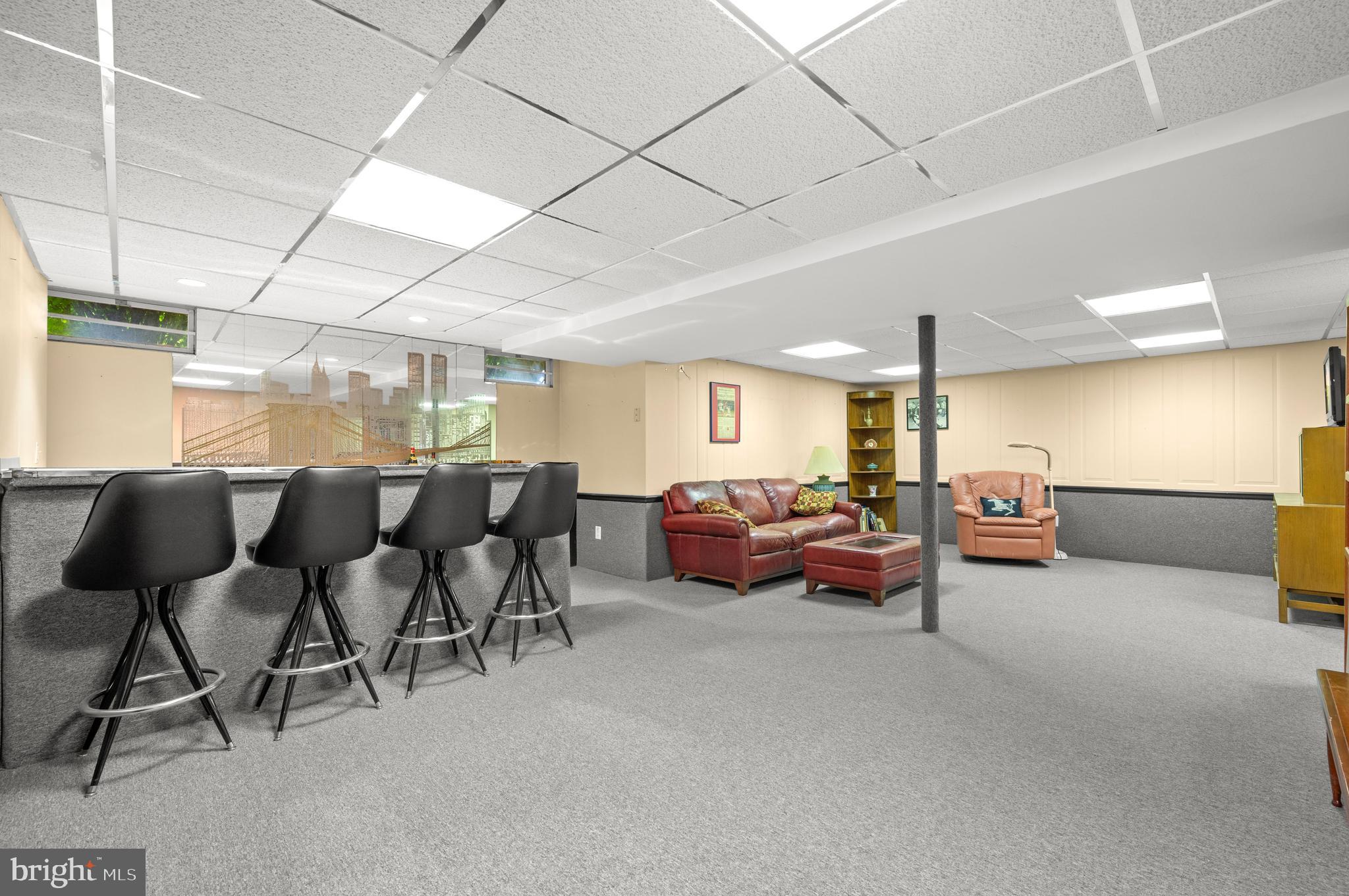 PINE CREST - Residential