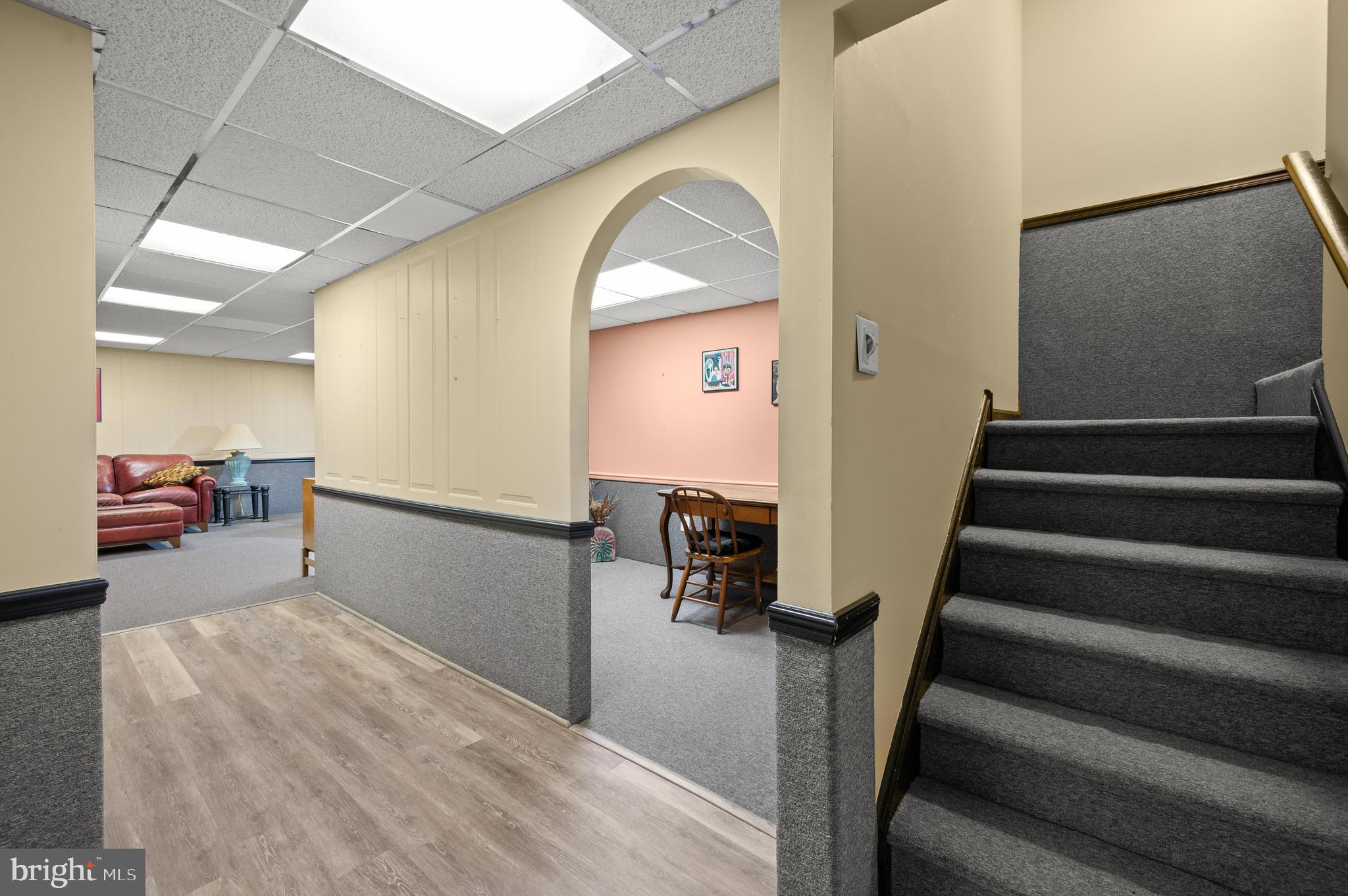 PINE CREST - Residential