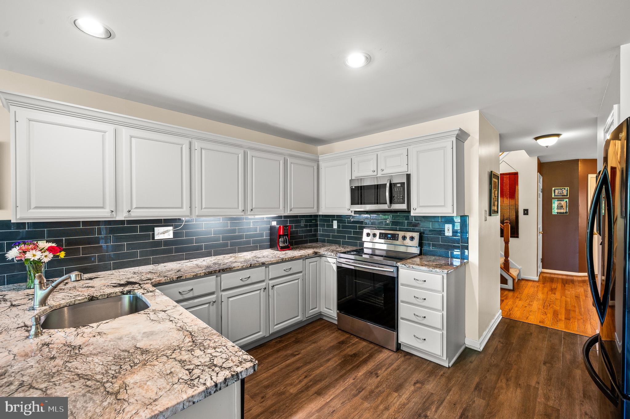 PINE CREST - Residential