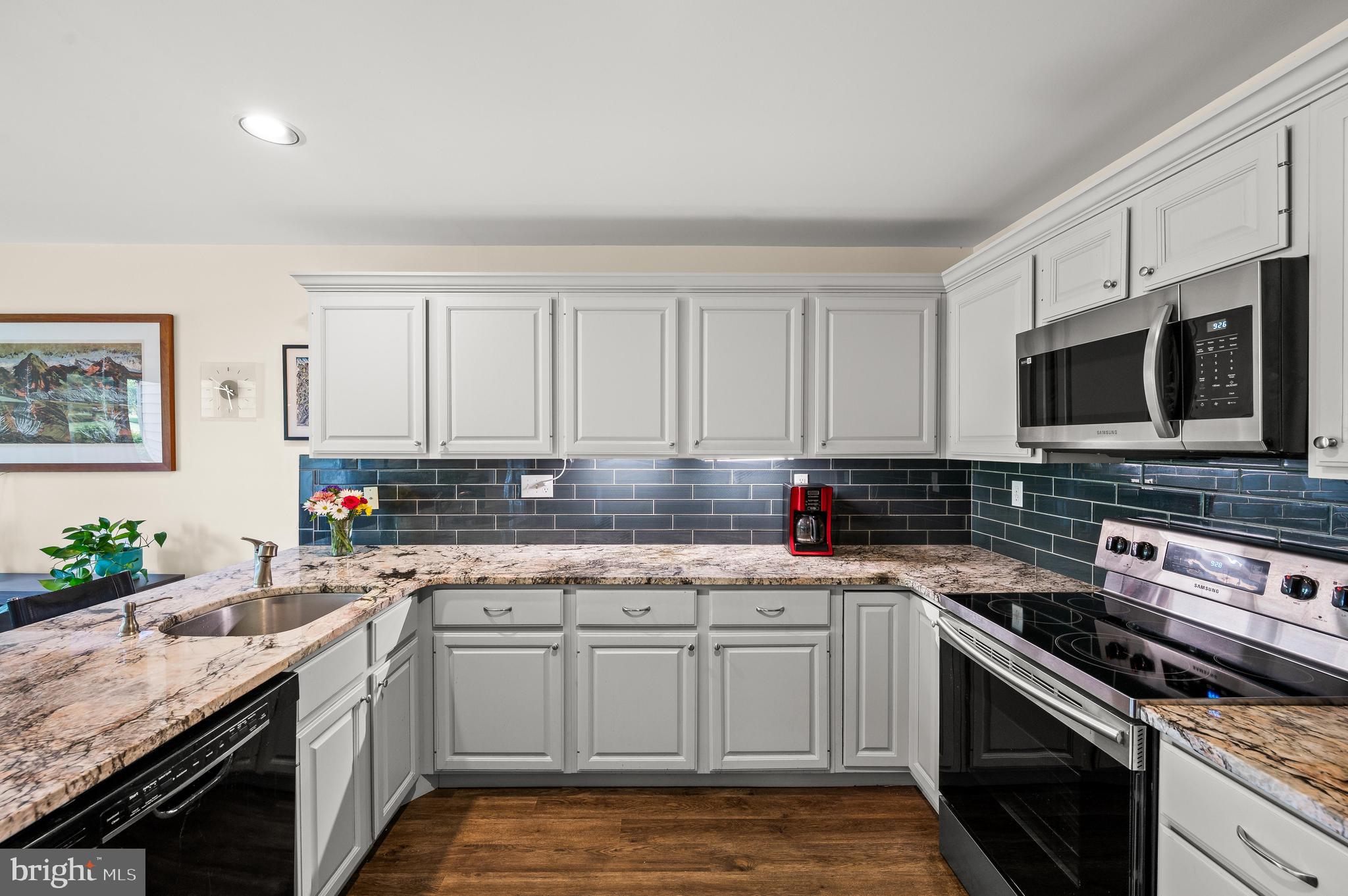 PINE CREST - Residential