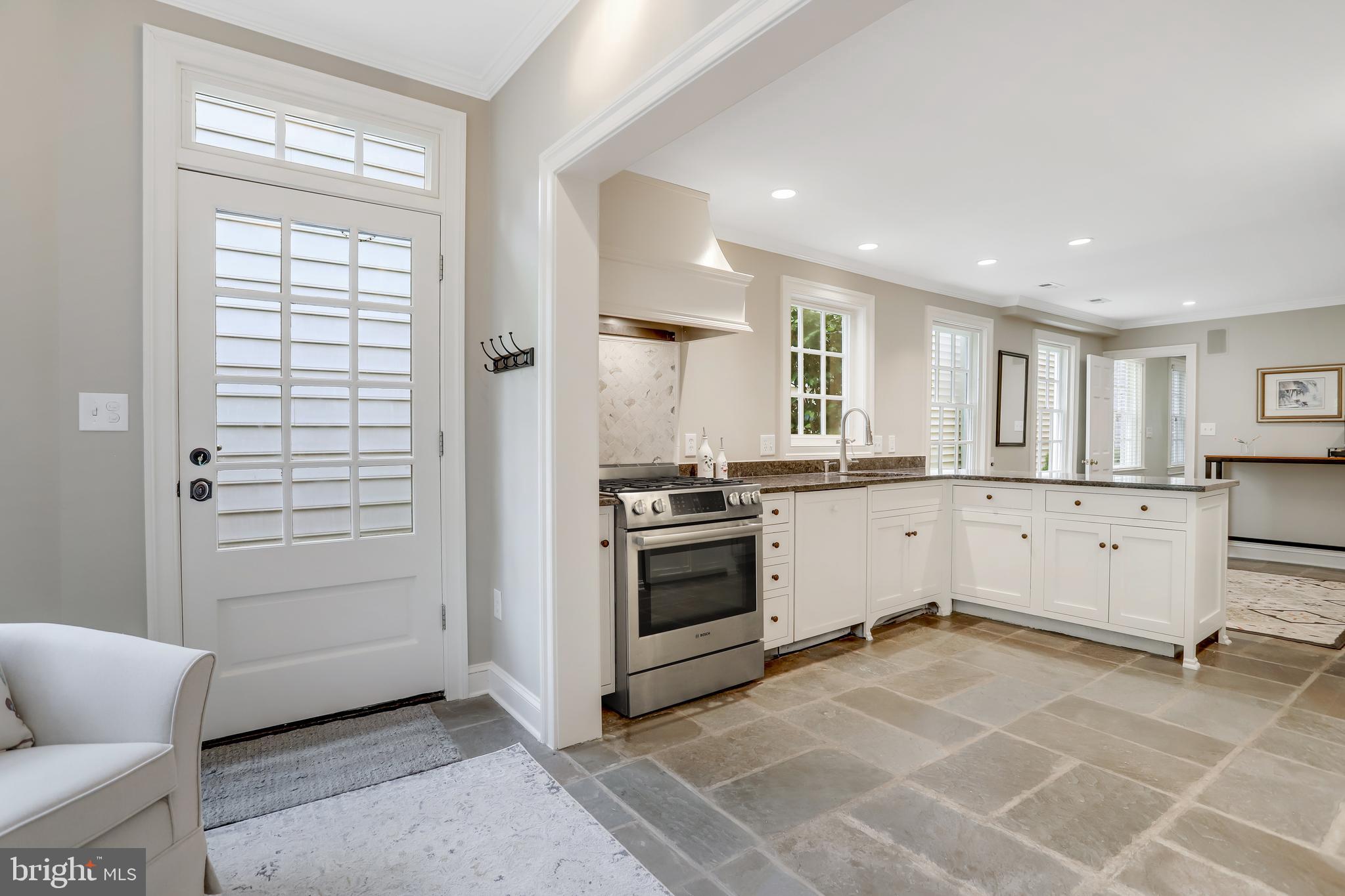 OLD TOWN ALEXANDRIA - Residential