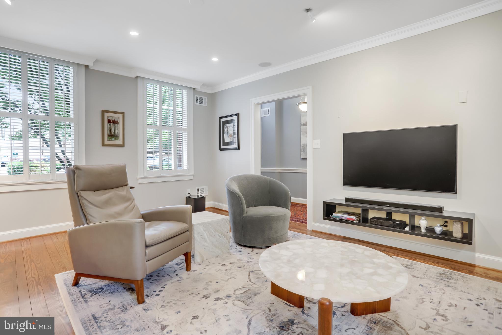 OLD TOWN ALEXANDRIA - Residential