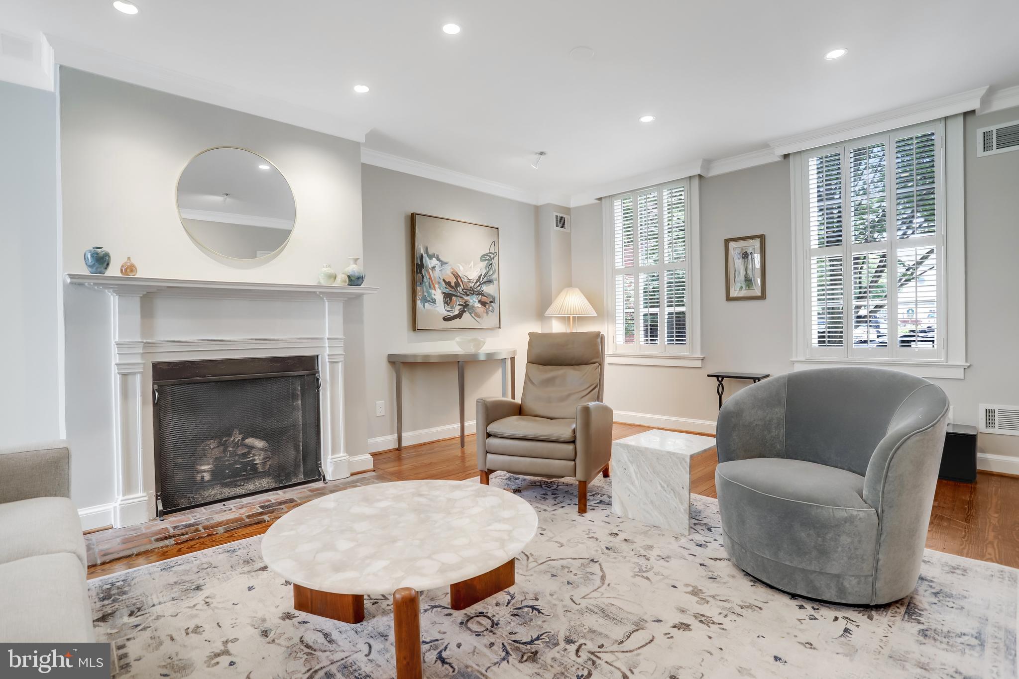 OLD TOWN ALEXANDRIA - Residential