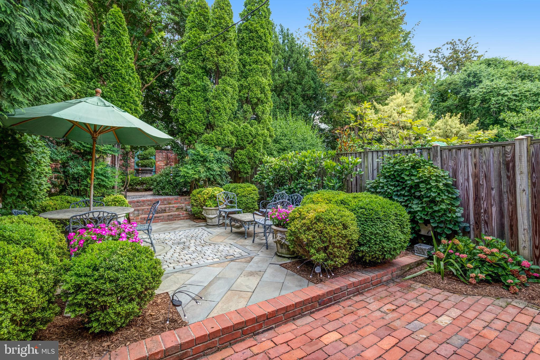 OLD TOWN ALEXANDRIA - Residential