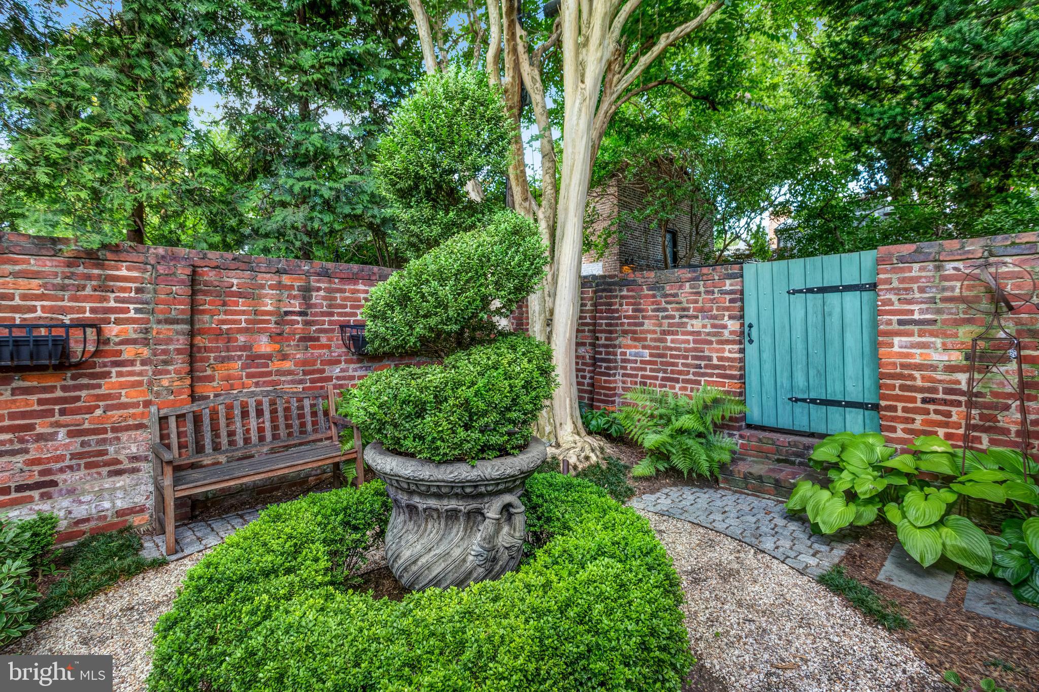 OLD TOWN ALEXANDRIA - Residential