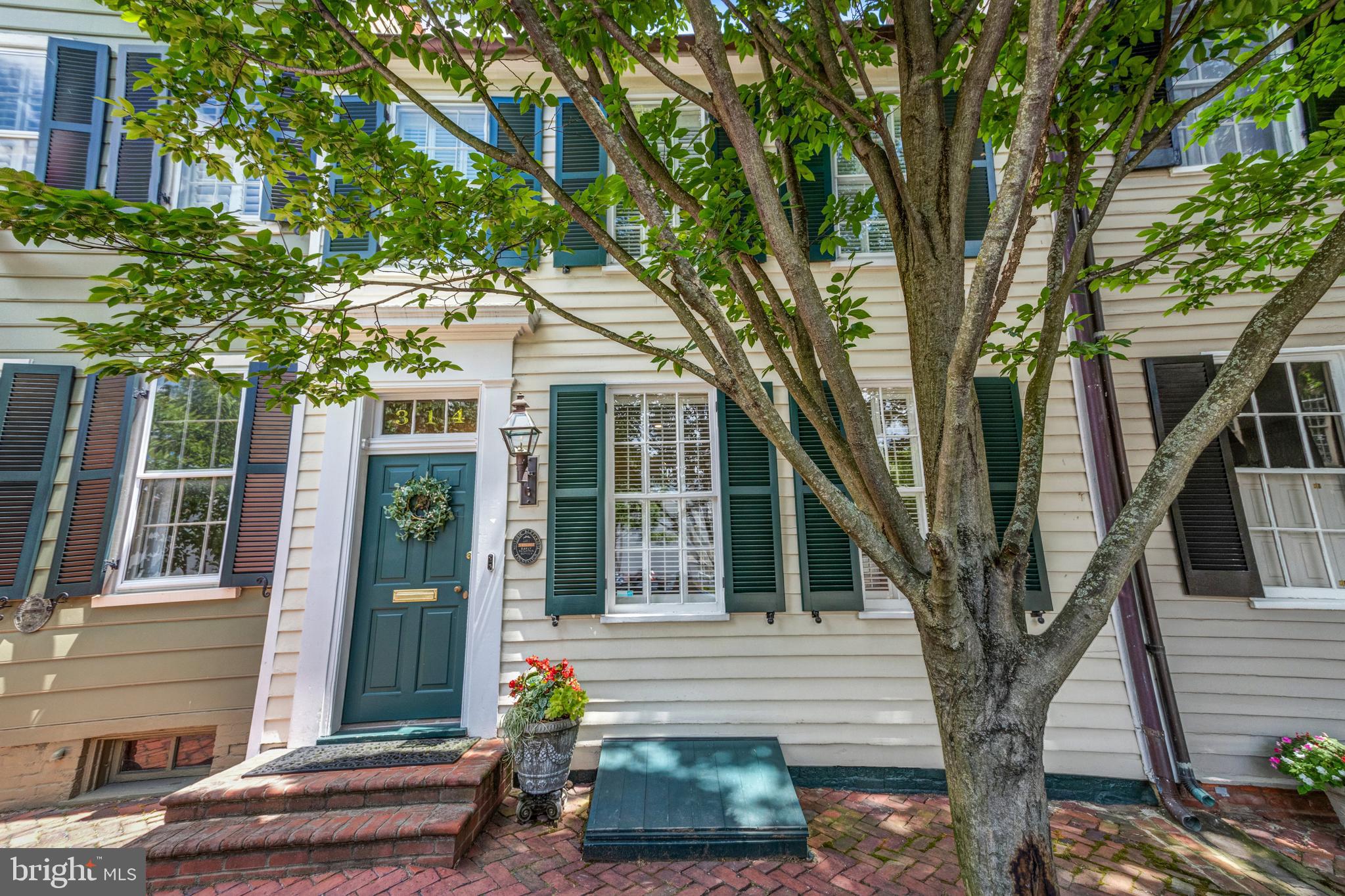 OLD TOWN ALEXANDRIA - Residential