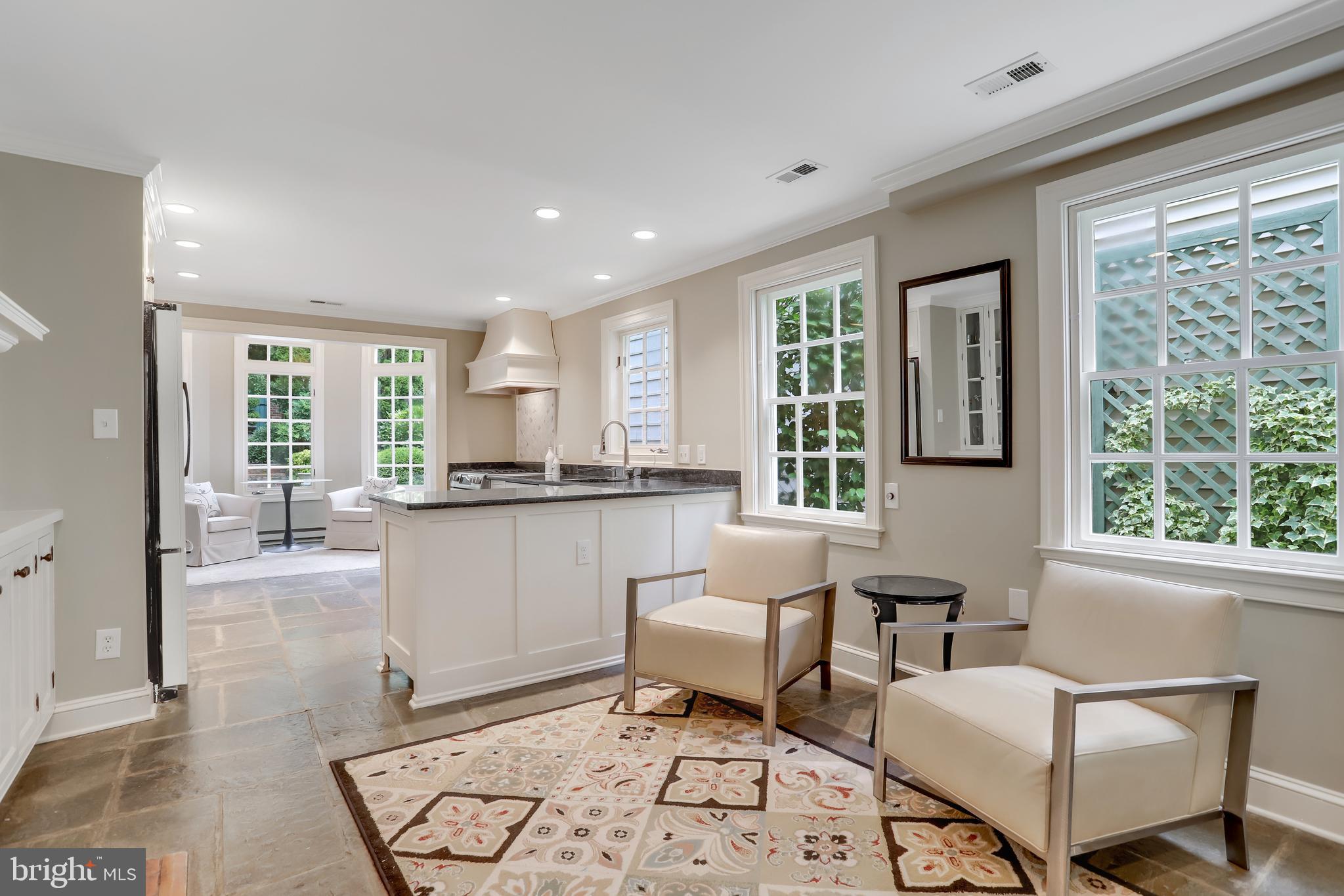 OLD TOWN ALEXANDRIA - Residential