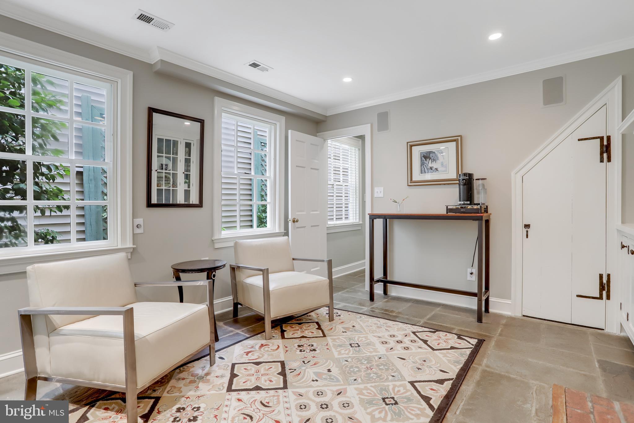 OLD TOWN ALEXANDRIA - Residential