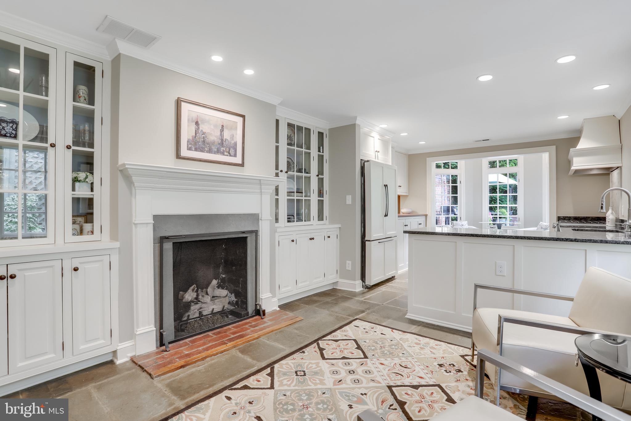 OLD TOWN ALEXANDRIA - Residential