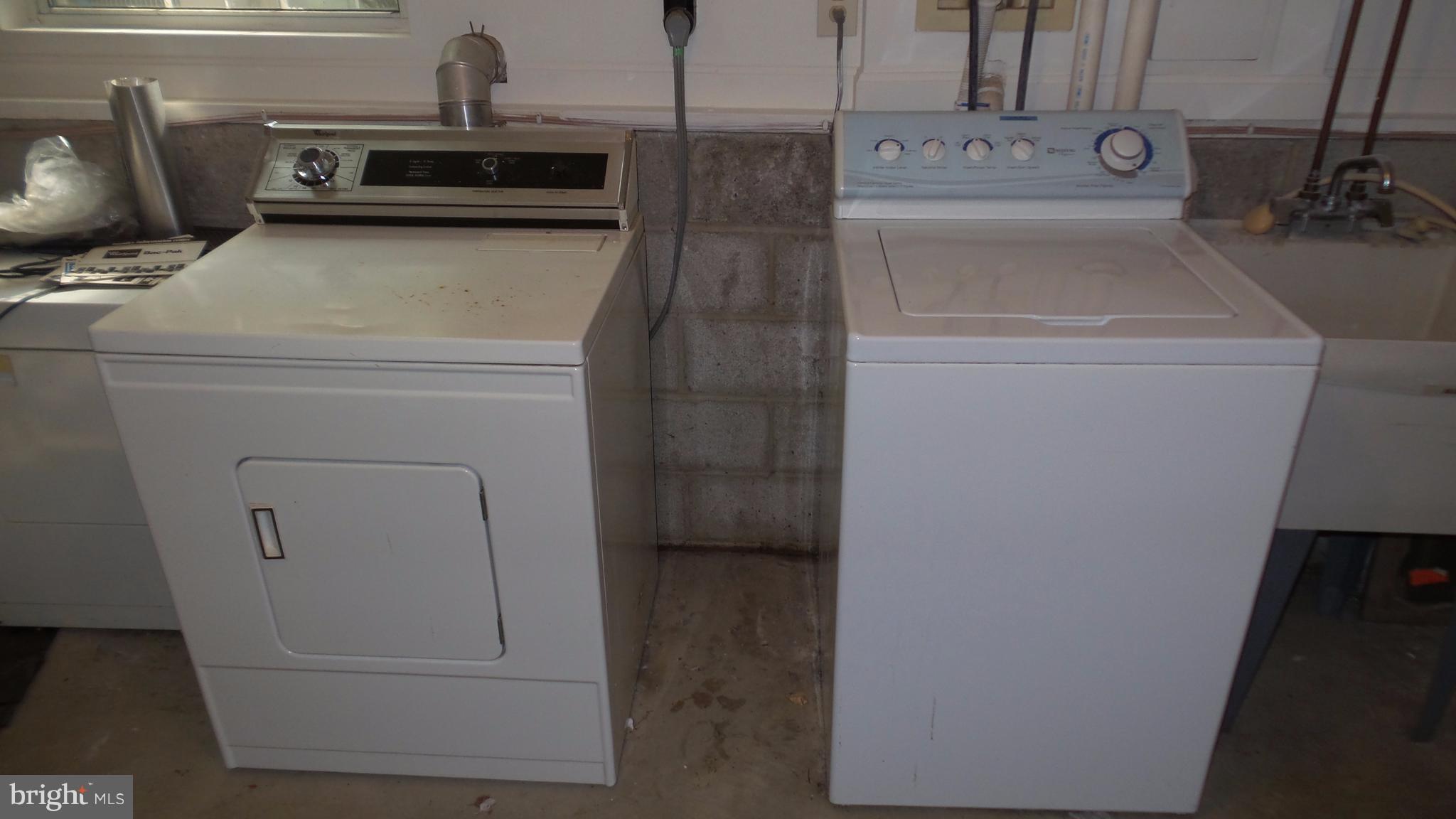 HOLLYWOOD ON THE HILL - Residential