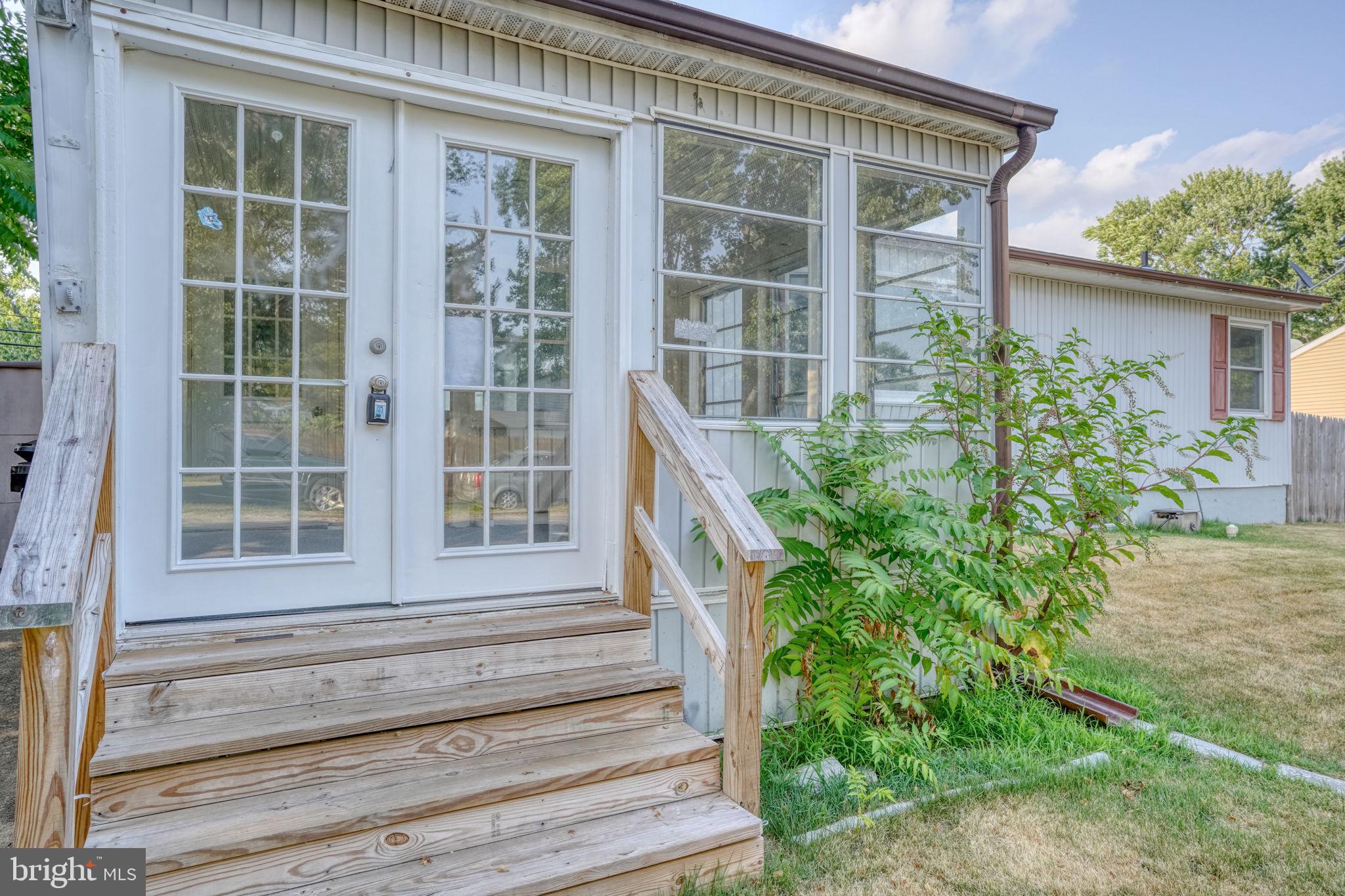 9 JOHN COLLINS CIRCLE