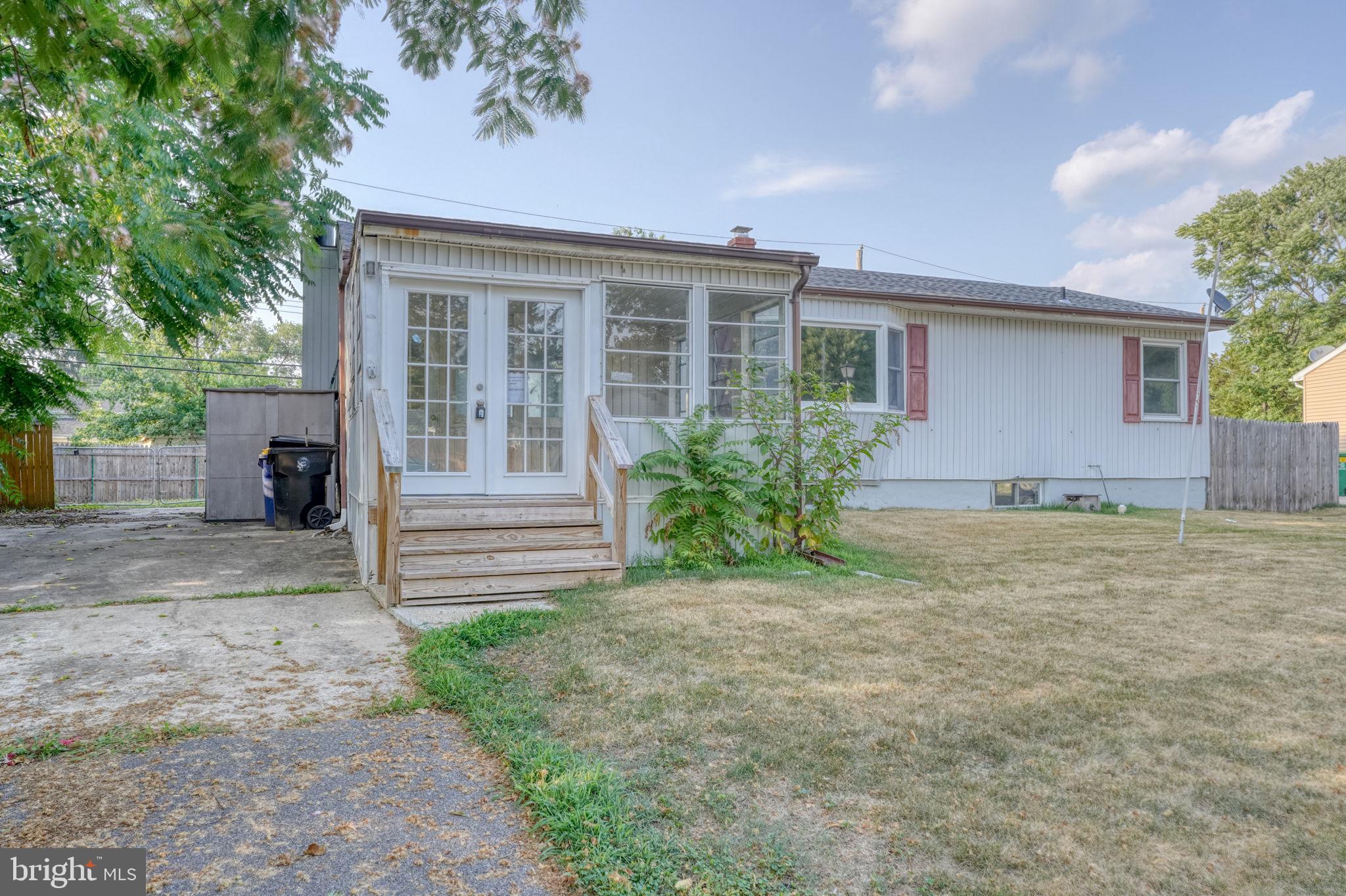 9 JOHN COLLINS CIRCLE