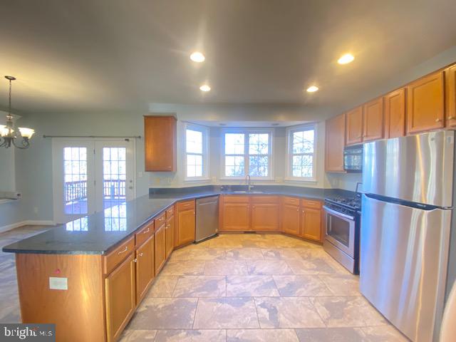 POPLAR HILLS - Residential Lease