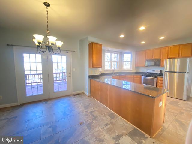 POPLAR HILLS - Residential Lease