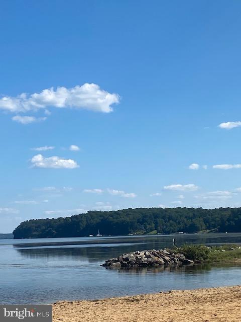 POPLAR HILLS - Residential Lease