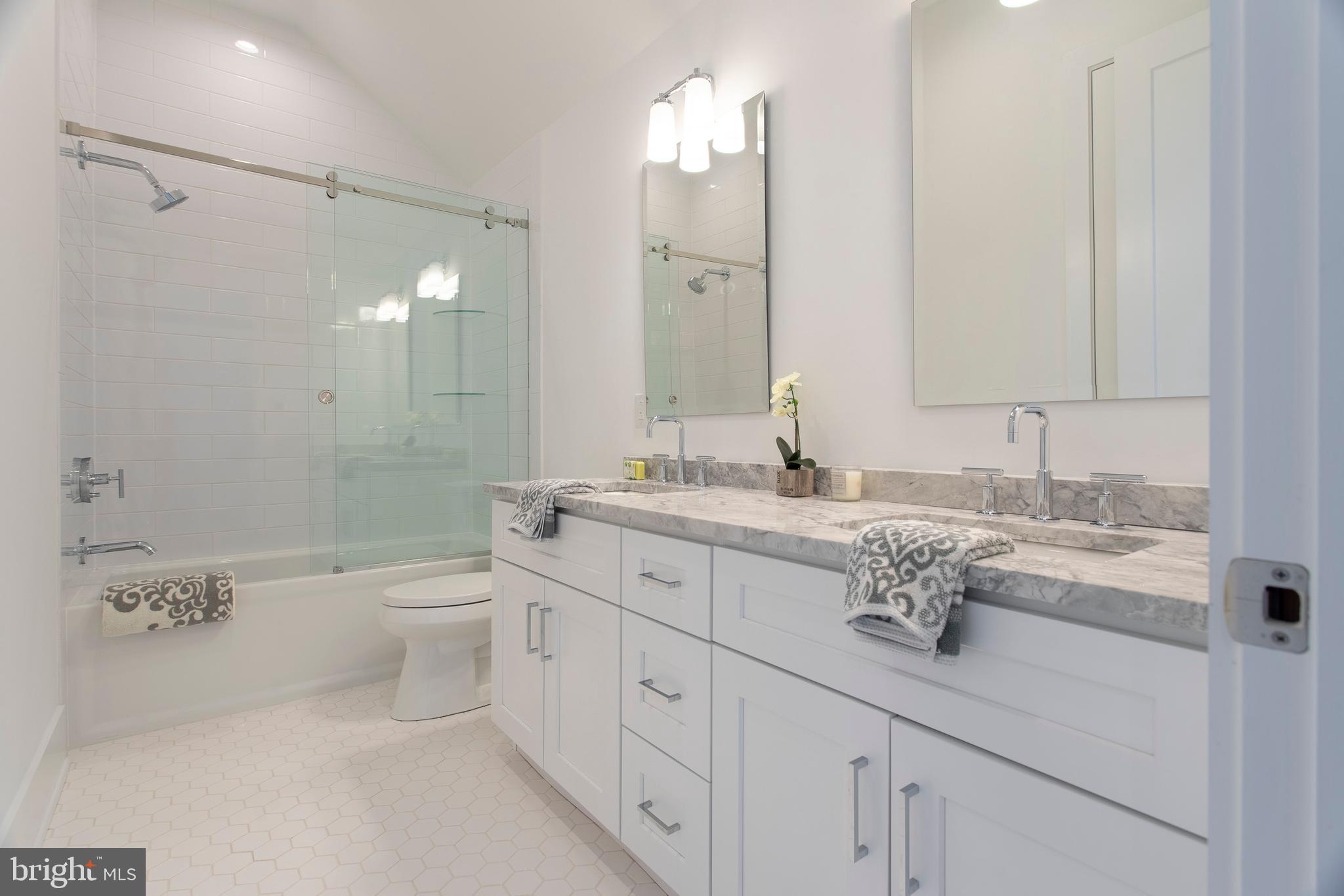 CHESTNUT HILL - Residential