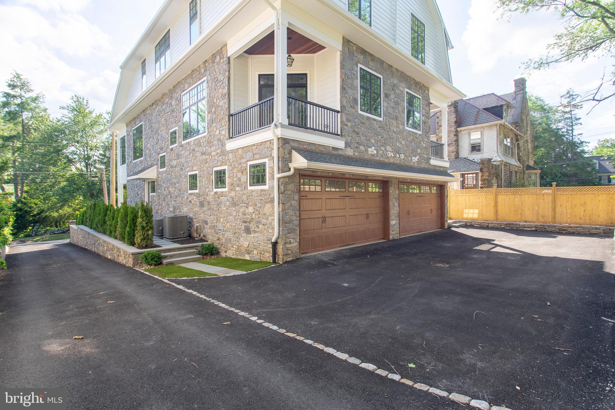 CHESTNUT HILL - Residential