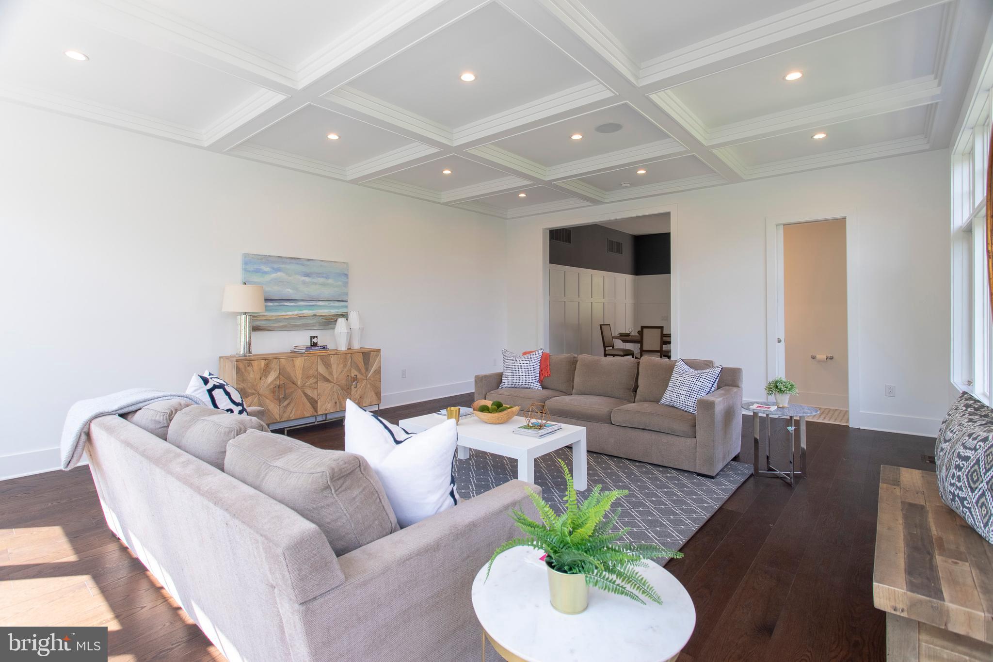 CHESTNUT HILL - Residential