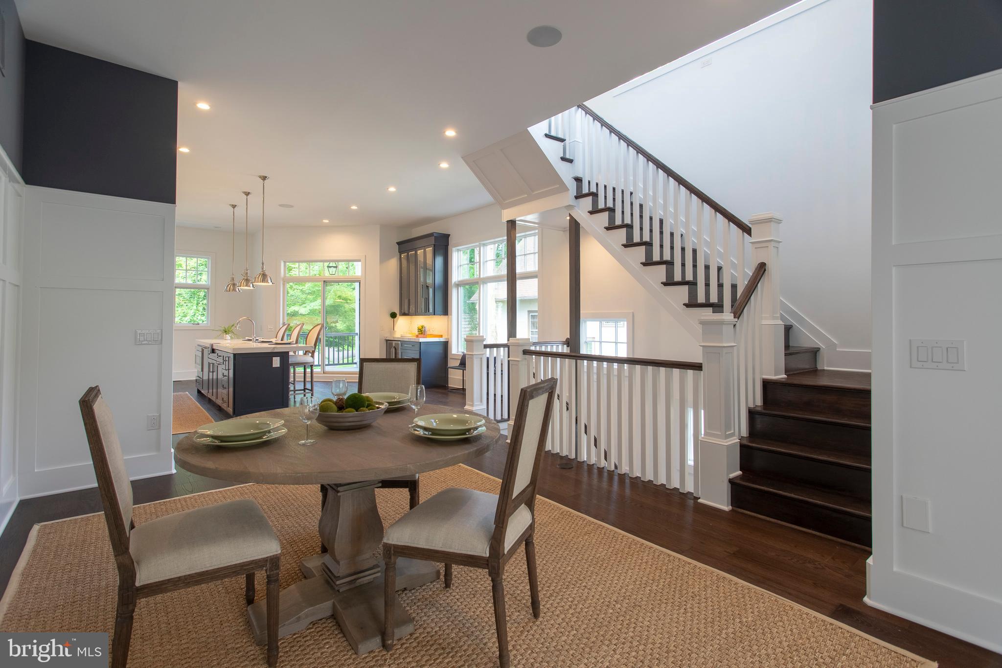 CHESTNUT HILL - Residential