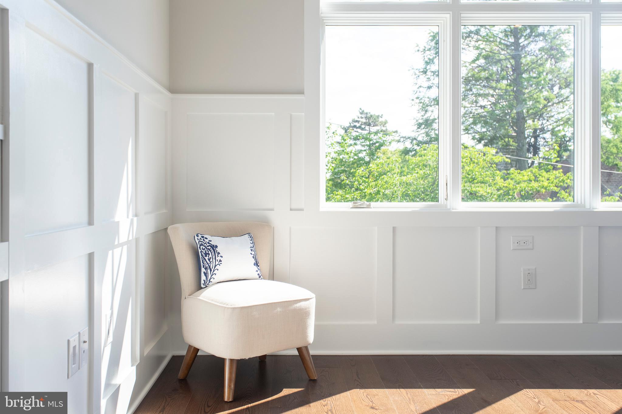 CHESTNUT HILL - Residential