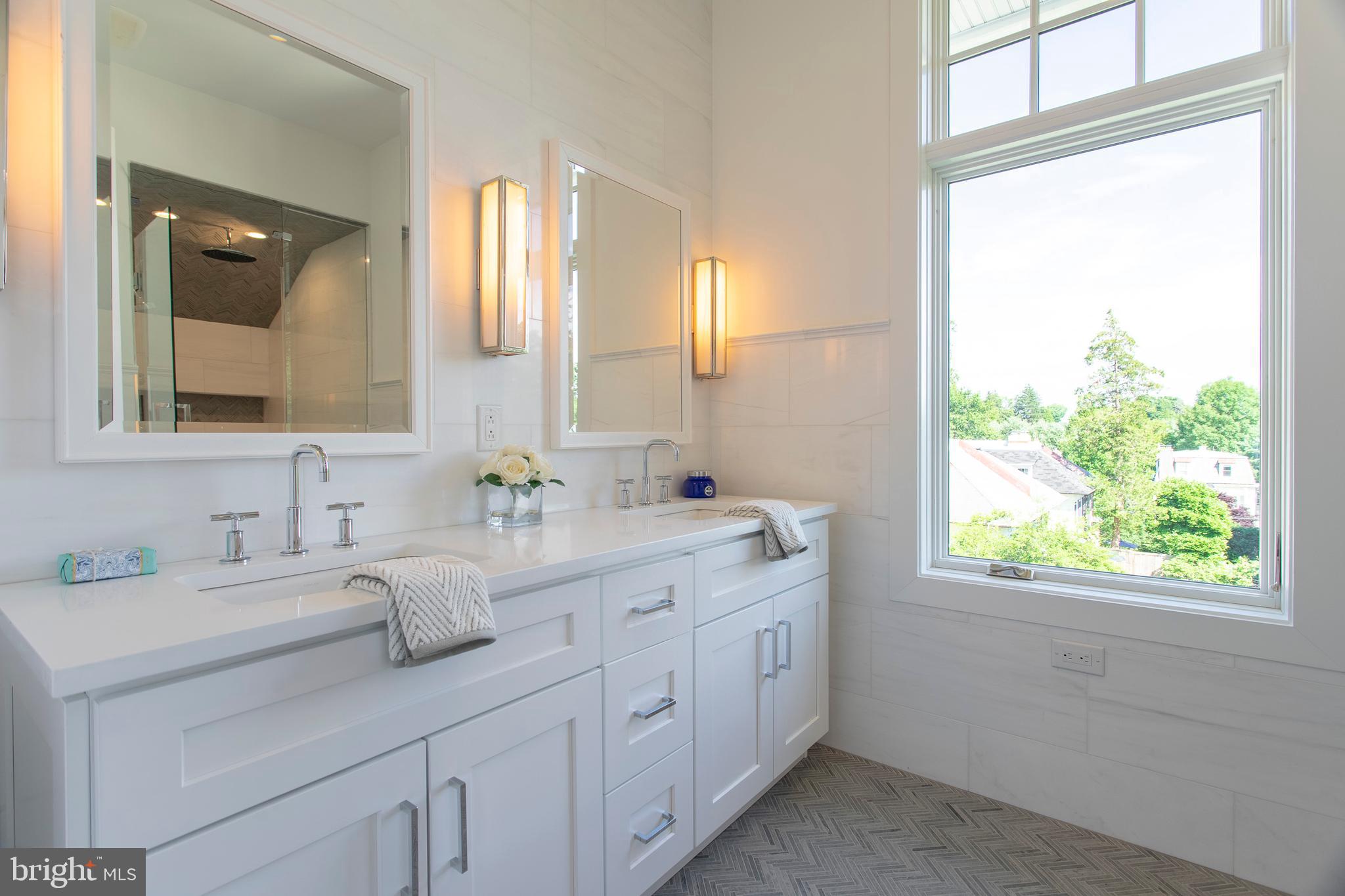 CHESTNUT HILL - Residential