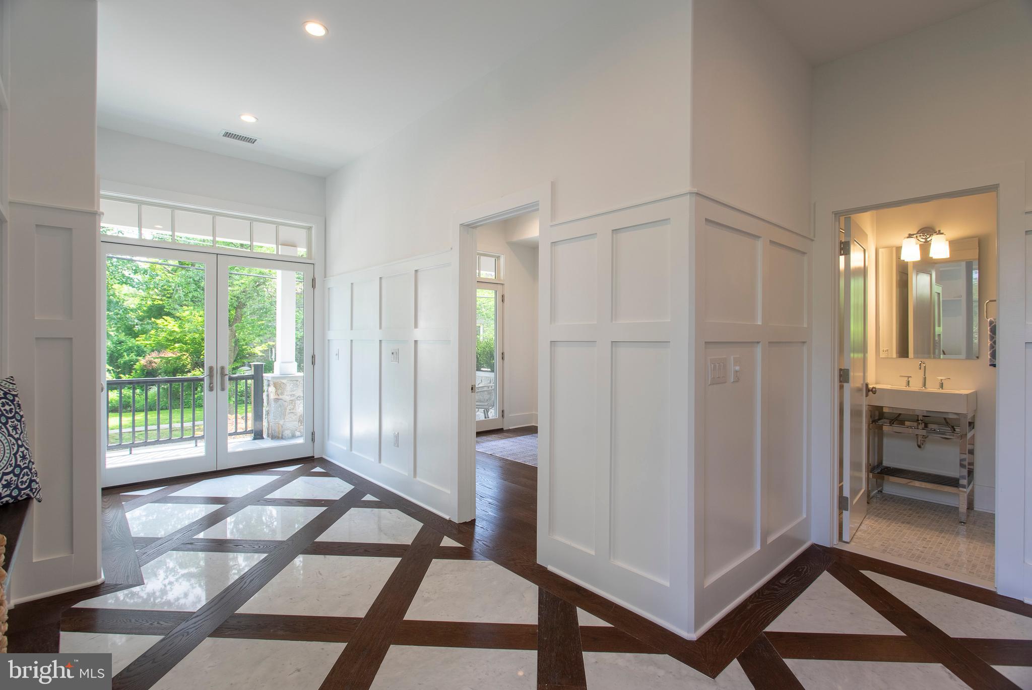 CHESTNUT HILL - Residential