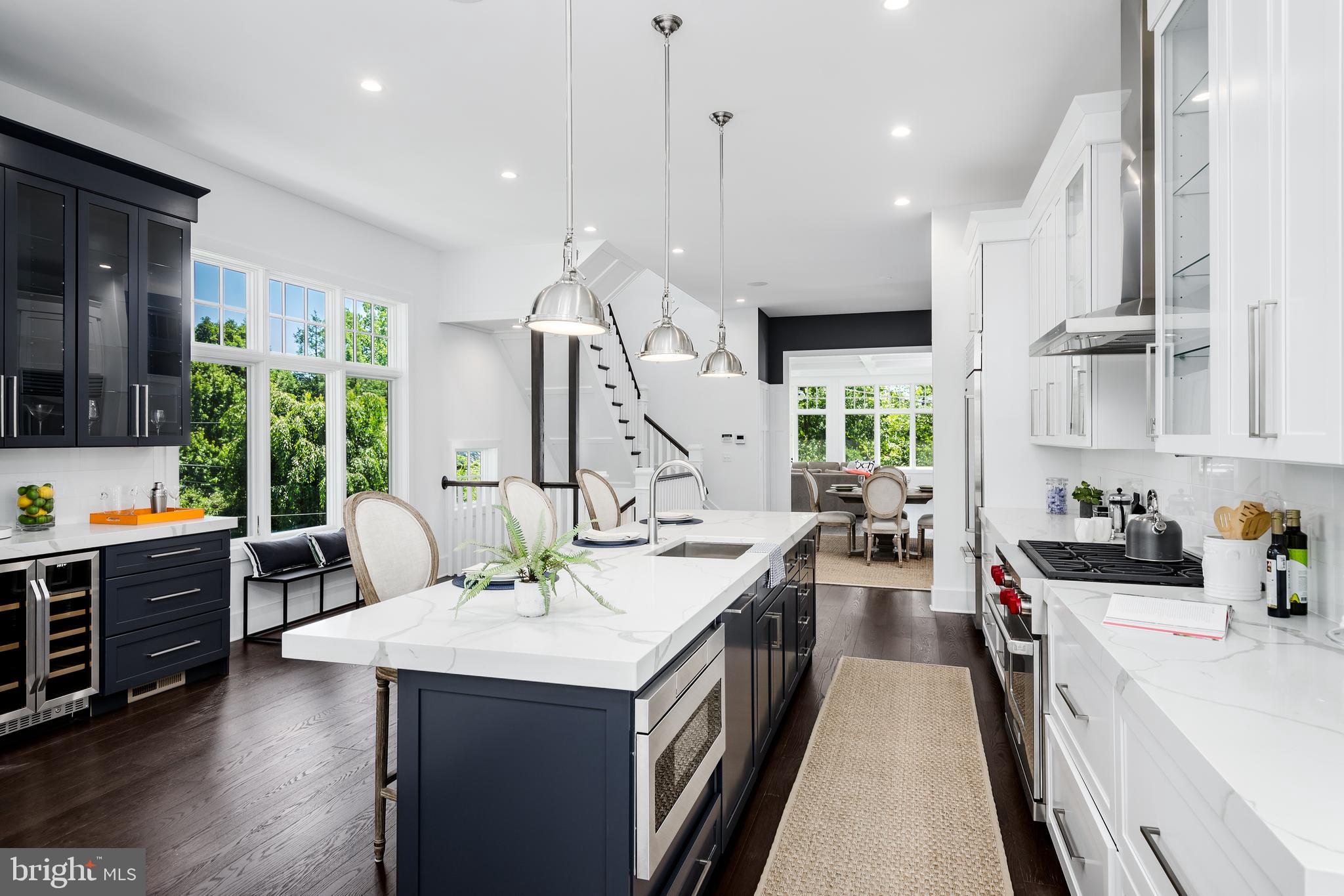 CHESTNUT HILL - Residential