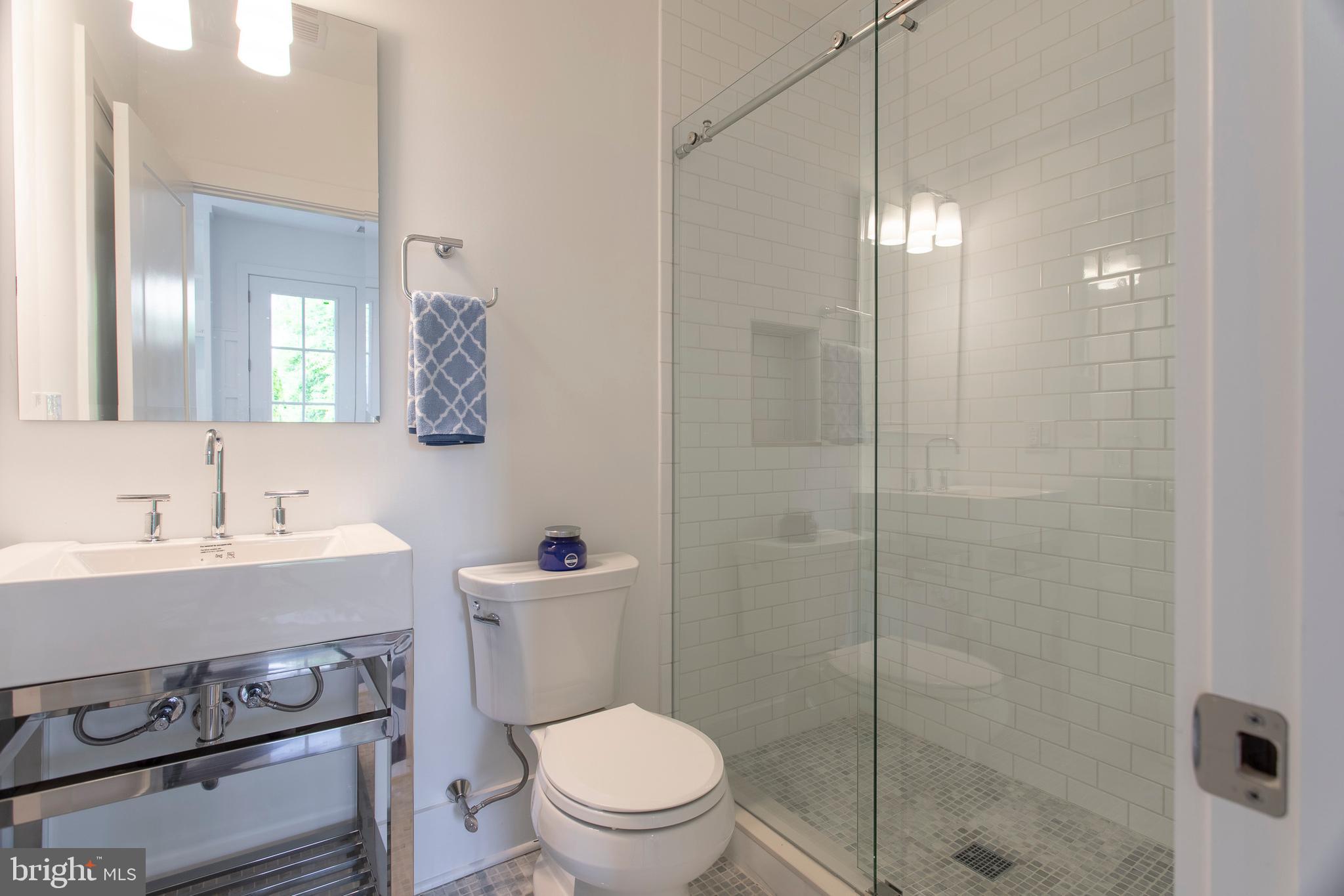 CHESTNUT HILL - Residential