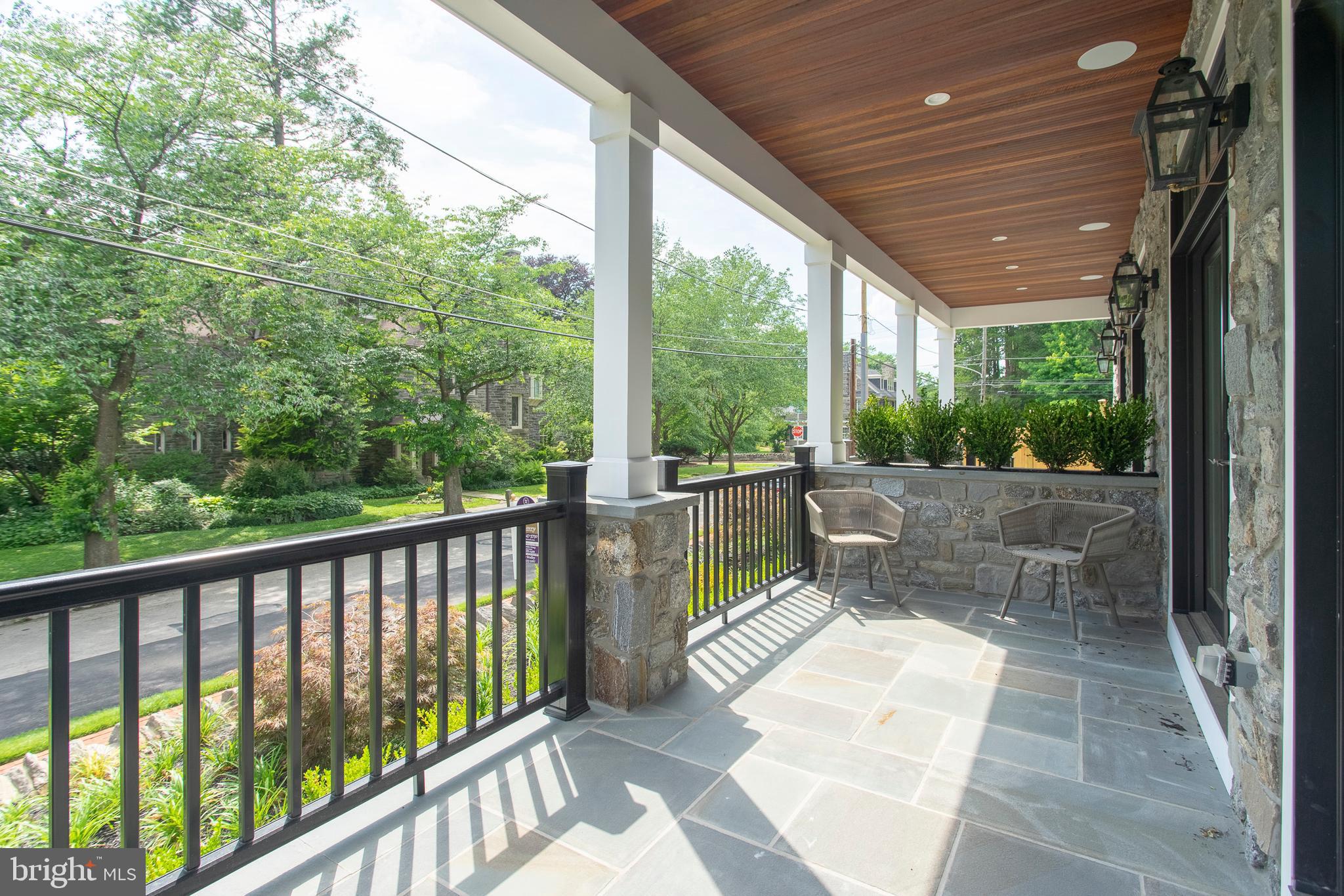 CHESTNUT HILL - Residential