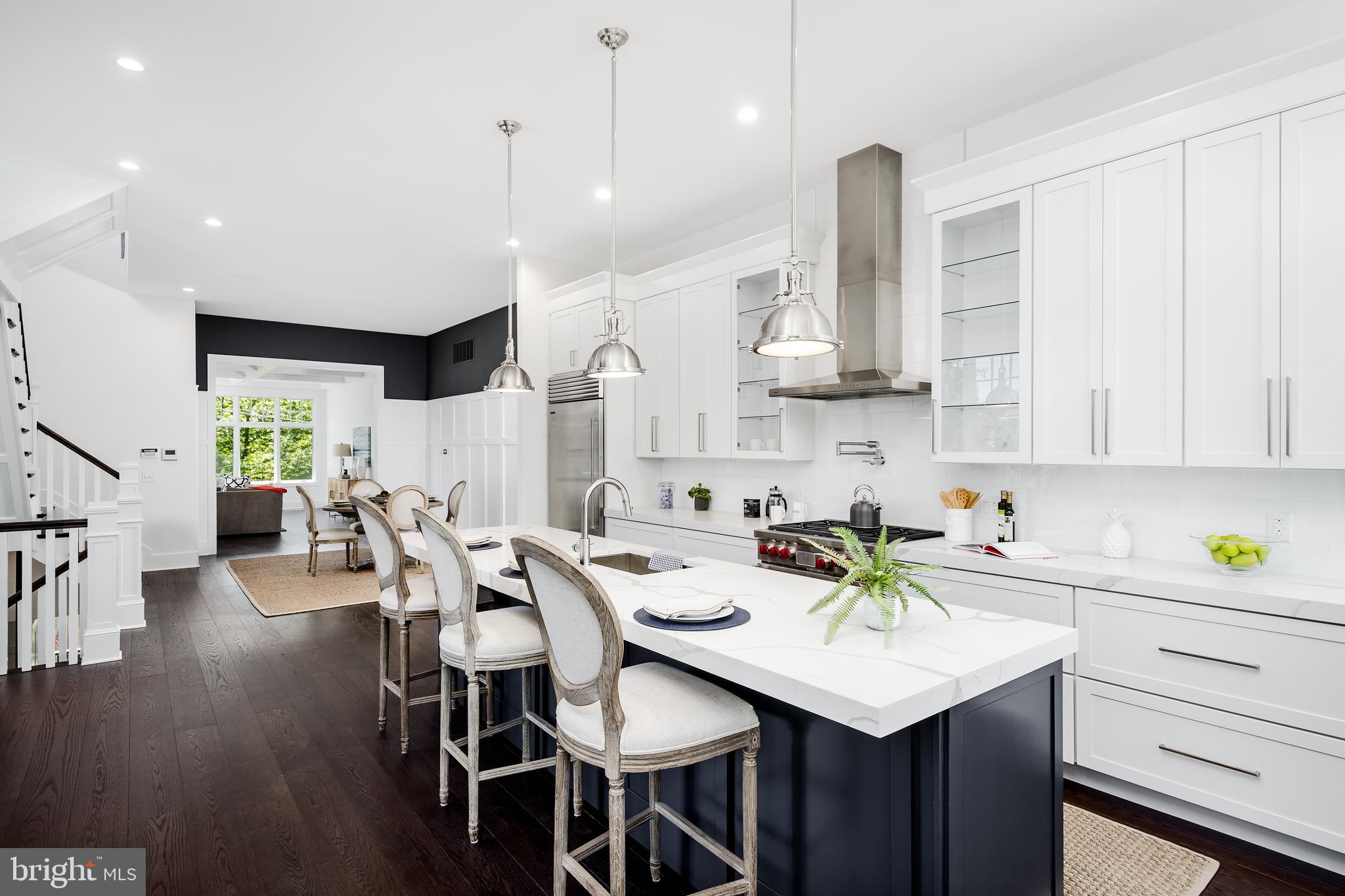 CHESTNUT HILL - Residential